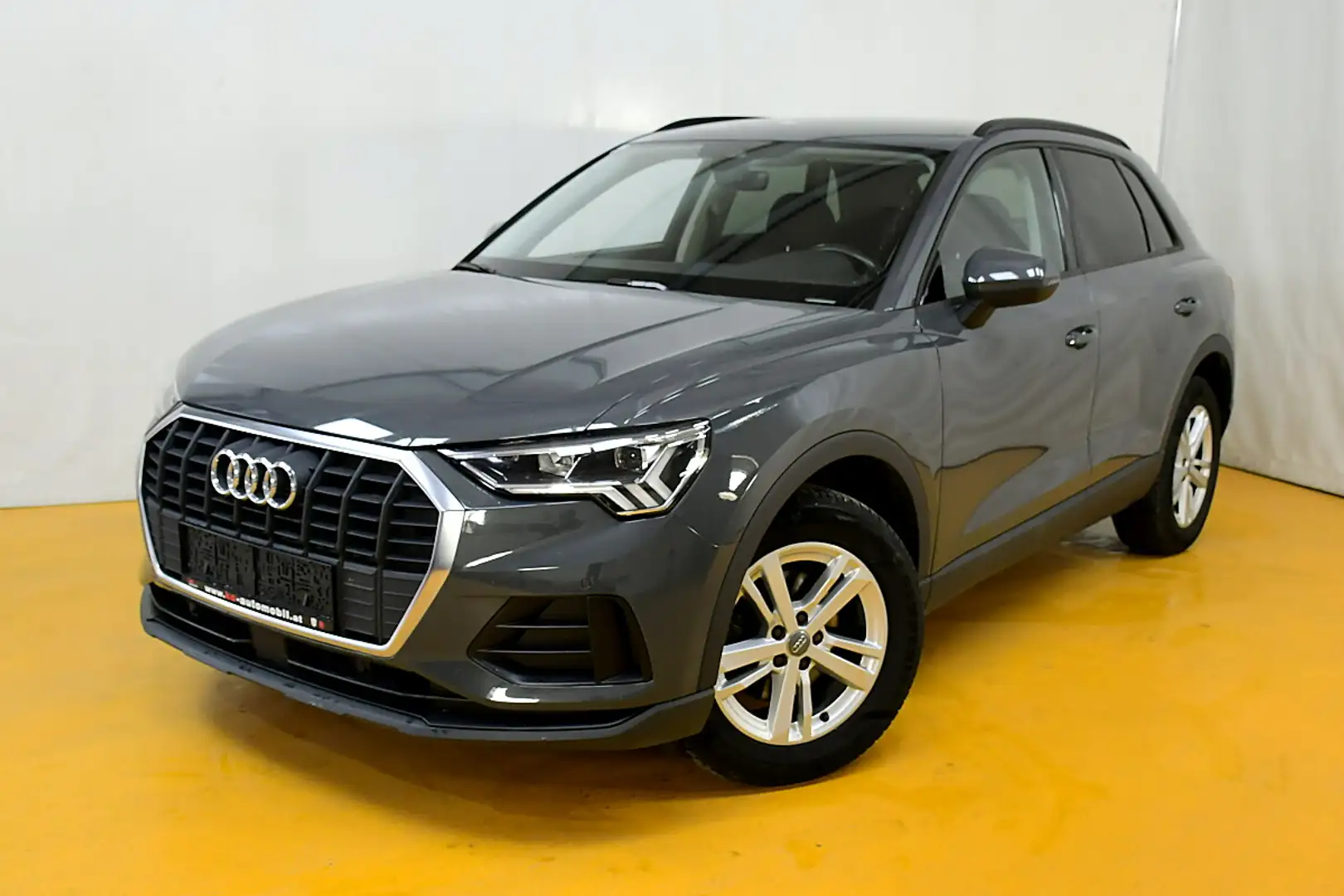 Audi Q3 35 TDI S-tronic Grau - 1