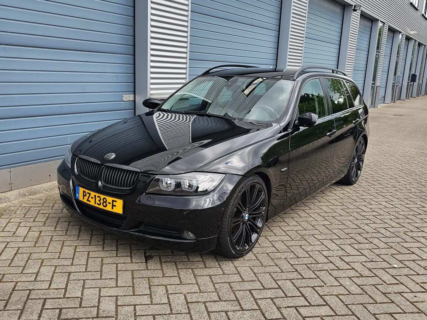 BMW 318 318i Zwart - 1