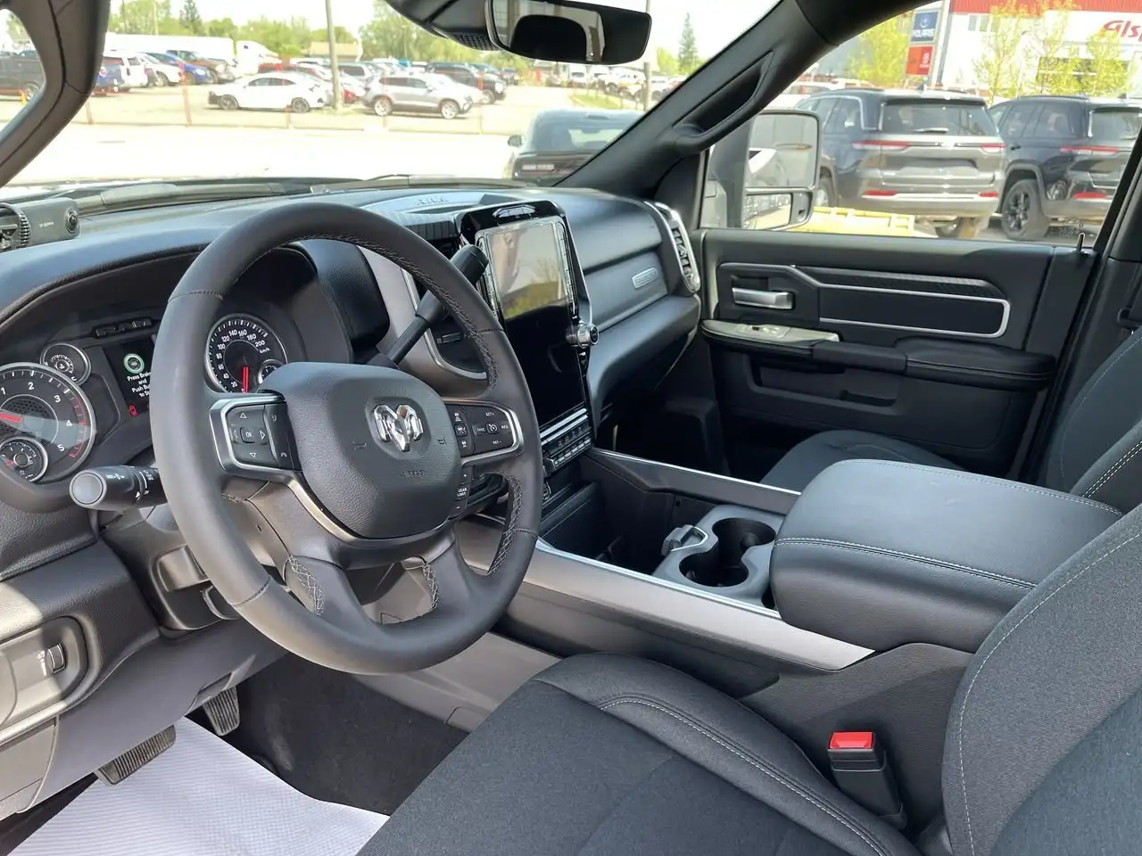 RAM 3500 снимка RAM 3500