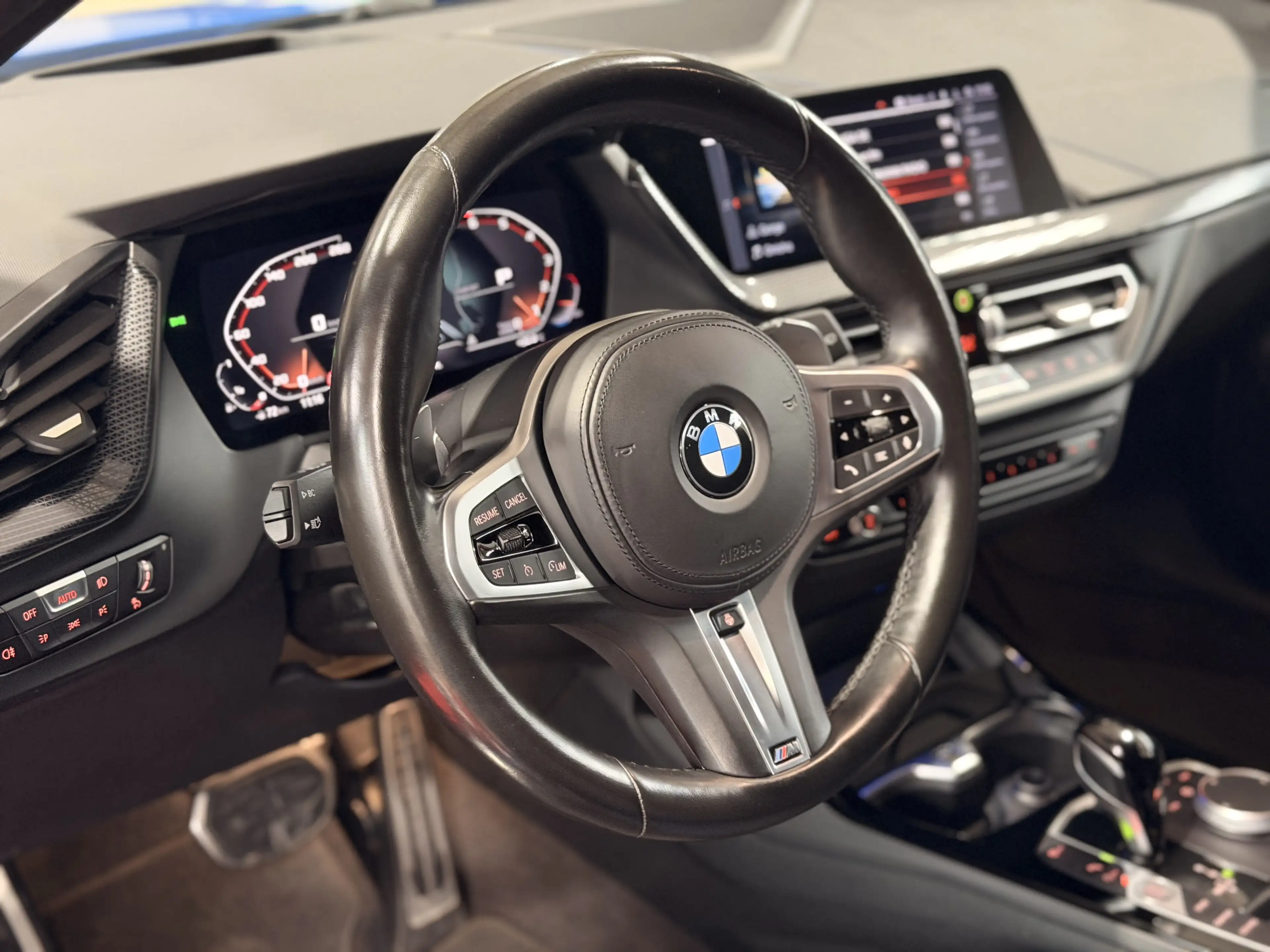 BMW 135 i*xDrive*K80*HUD*KW-GEWINDE*SHADOW*CARPLAY* — photo 8