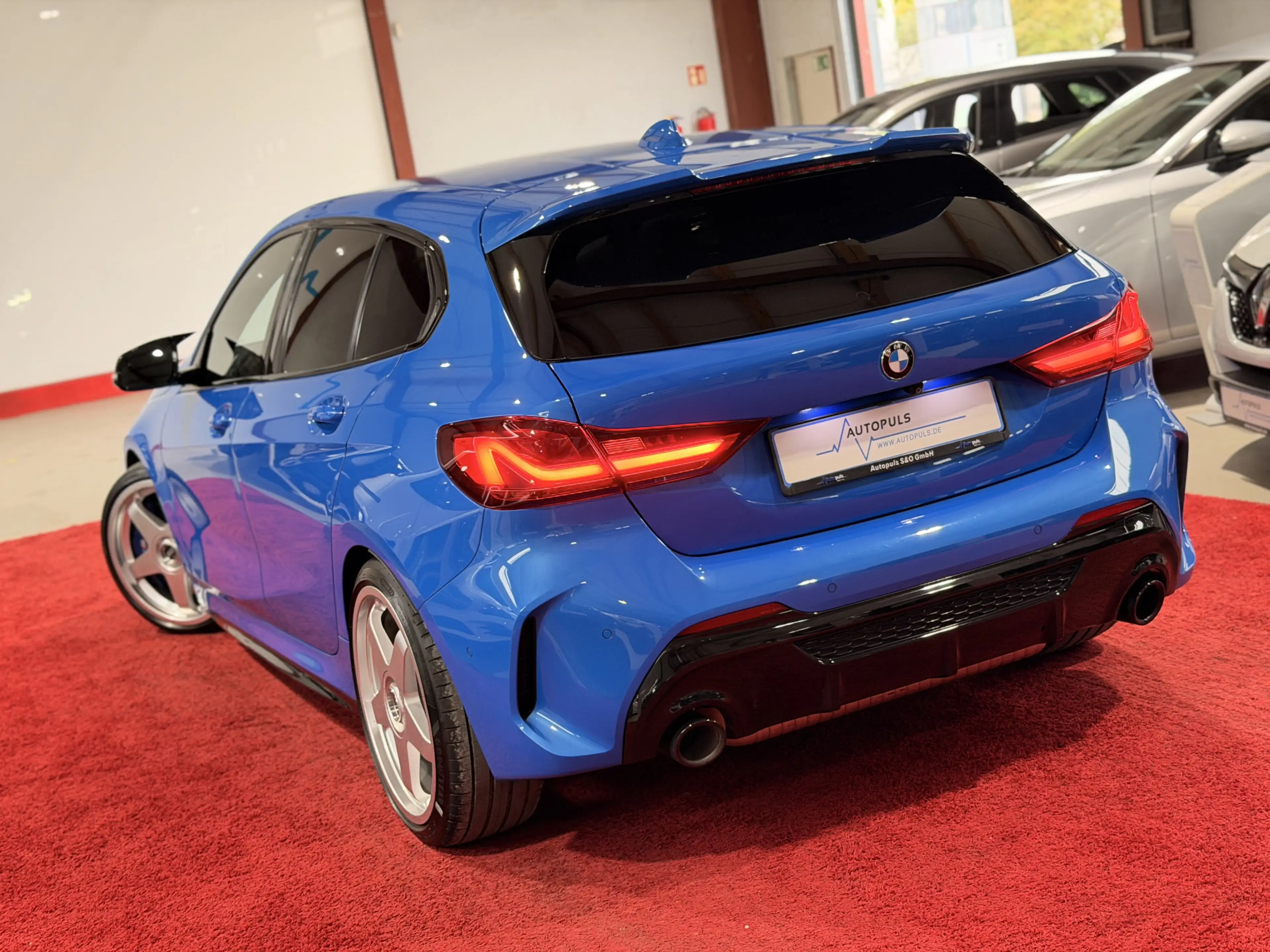 BMW 135 i*xDrive*K80*HUD*KW-GEWINDE*SHADOW*CARPLAY* — photo 4