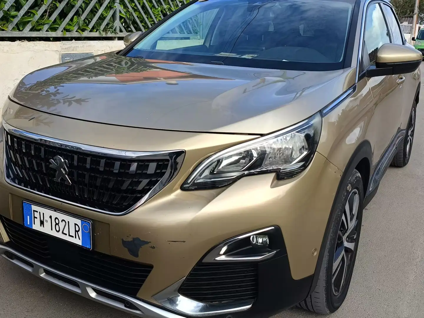 Peugeot 3008 1.6 bluehdi GT Line s&s 120cv Золотий - 2