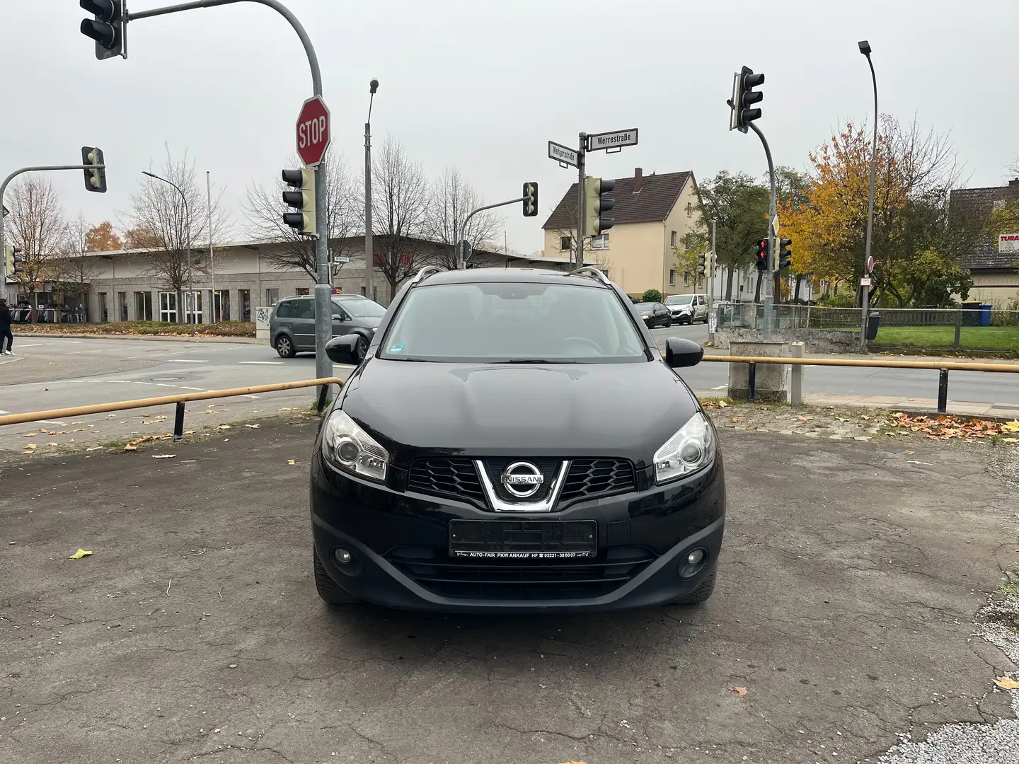 Nissan Qashqai+2 TEMPOMAT*PANORAMADACH*KLIMAAUTOMATIK*AHK*ISOFIX* Schwarz - 2