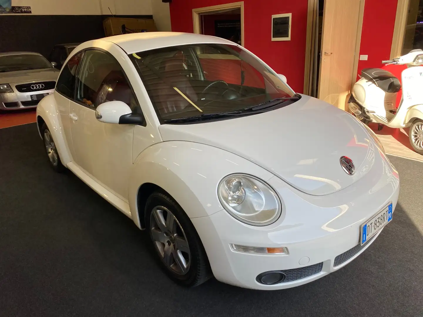 Volkswagen New Beetle 1.6 102cv FL Wit - 2