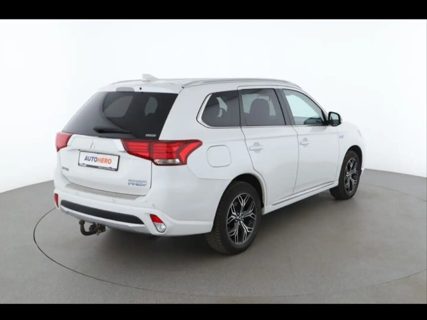 Mitsubishi Outlander 2.0 4WD Plug-In Hybrid - 2
