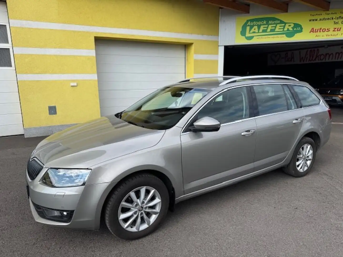Skoda Octavia 1.6TDI Style 4x4 Allrad - nur 78000km! Beige - 1