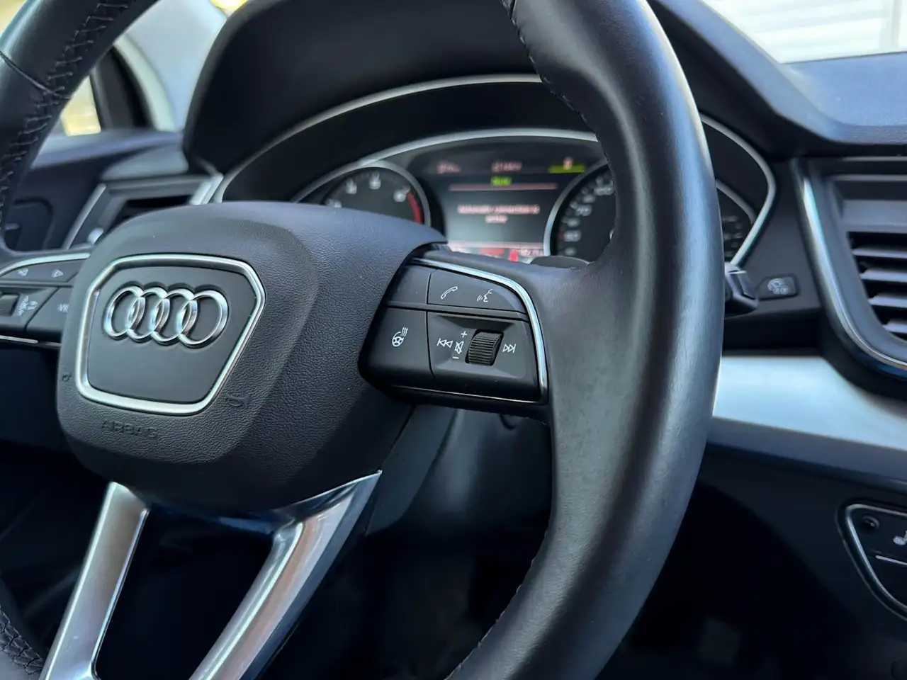 Audi Q5 снимка Audi Q5