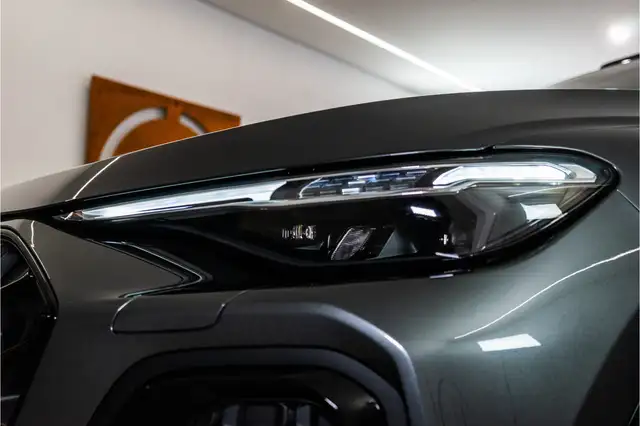 Audi Q5 view 12