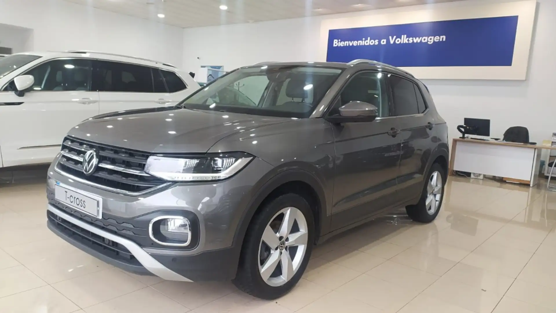 Volkswagen T-Cross 1.0 TSI Sport 81kW Gris - 1