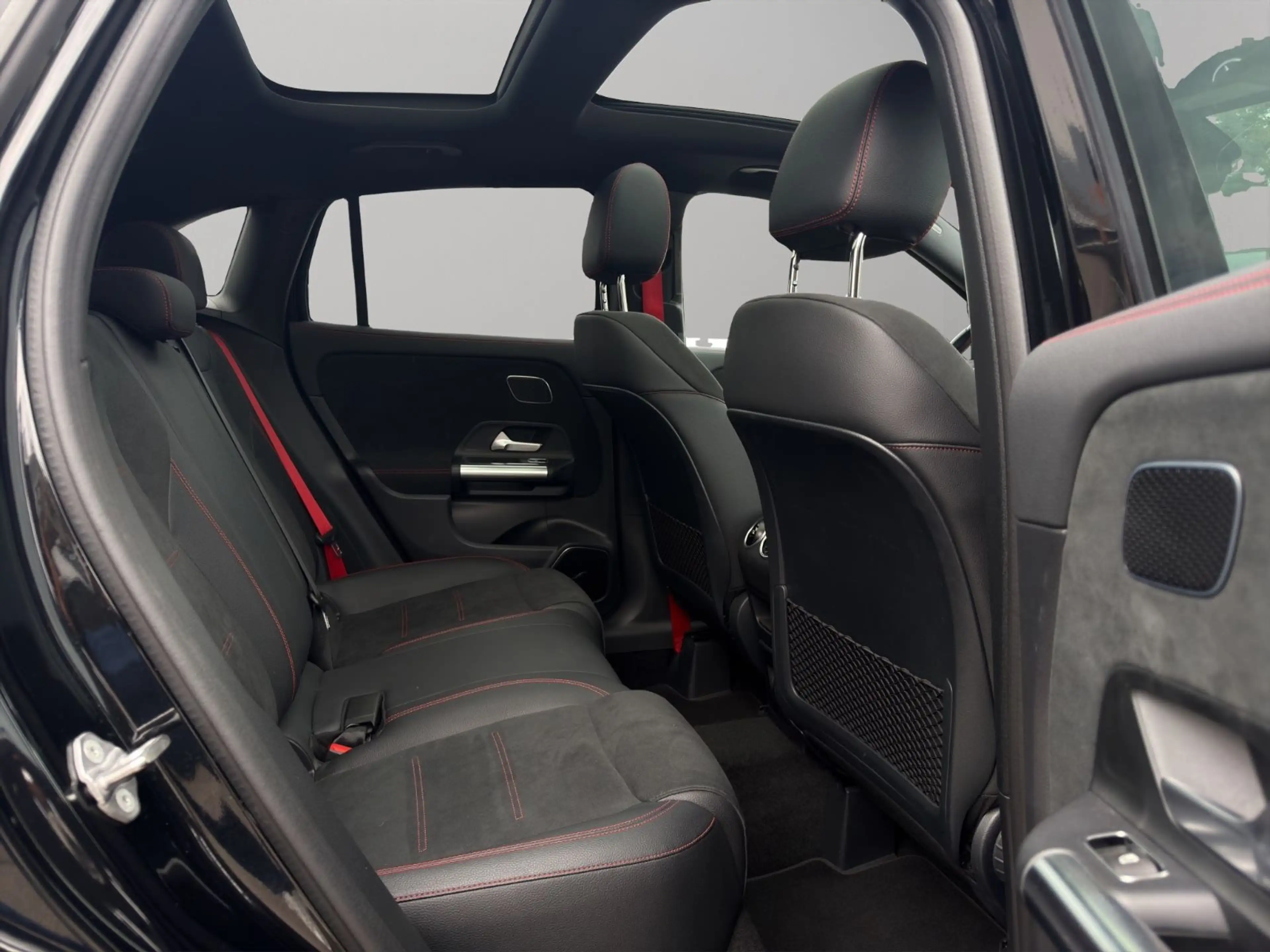 Mercedes-Benz GLA 35 AMG GLA 35  4M AMG Line Pano*roteGurt*Burm*360°*App — photo 14