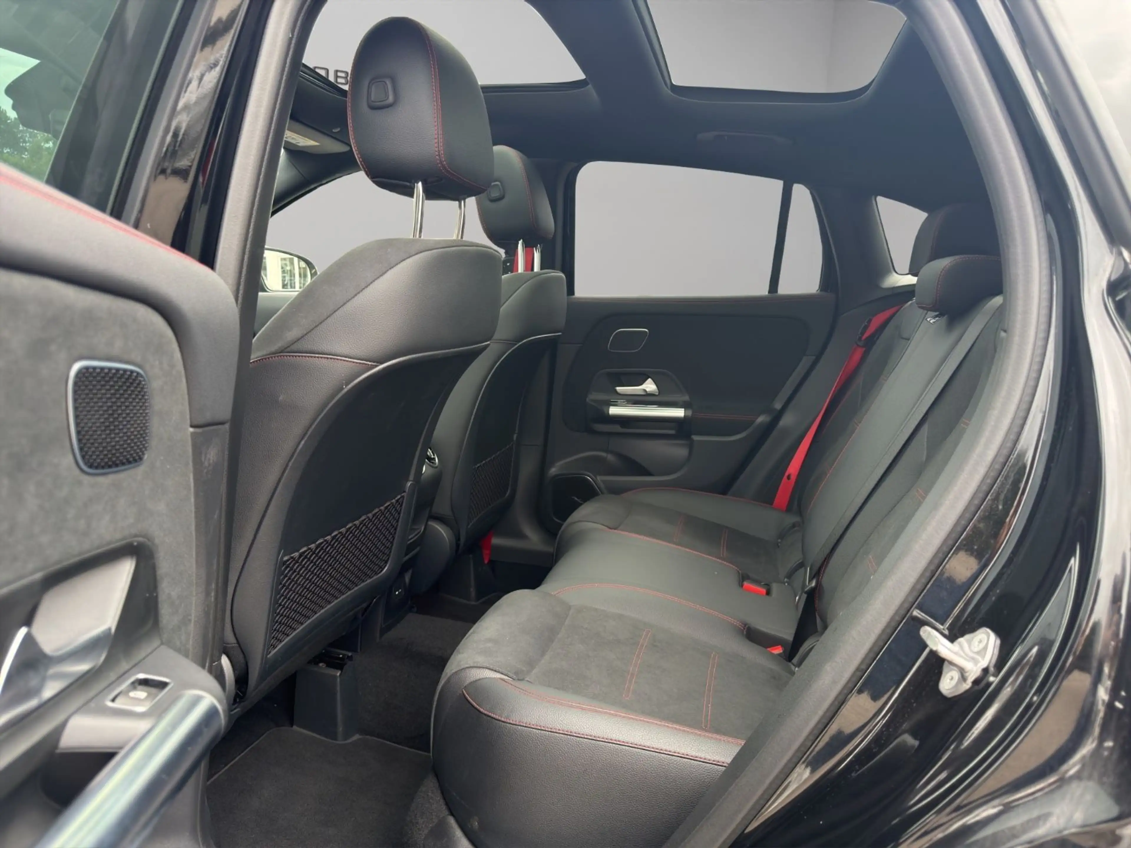Mercedes-Benz GLA 35 AMG GLA 35  4M AMG Line Pano*roteGurt*Burm*360°*App — photo 11