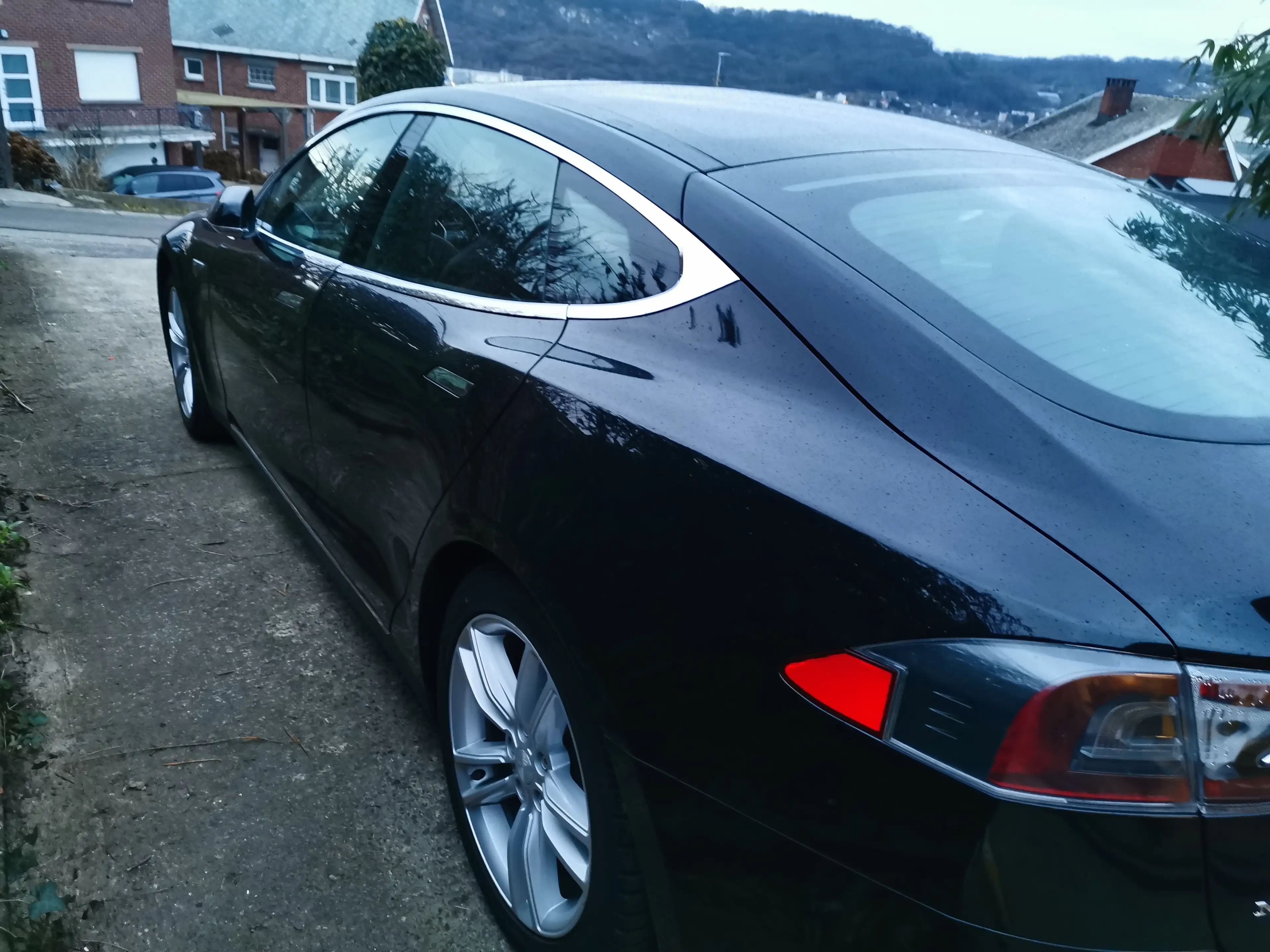 Tesla Model S Model S 85 kWh — photo 6