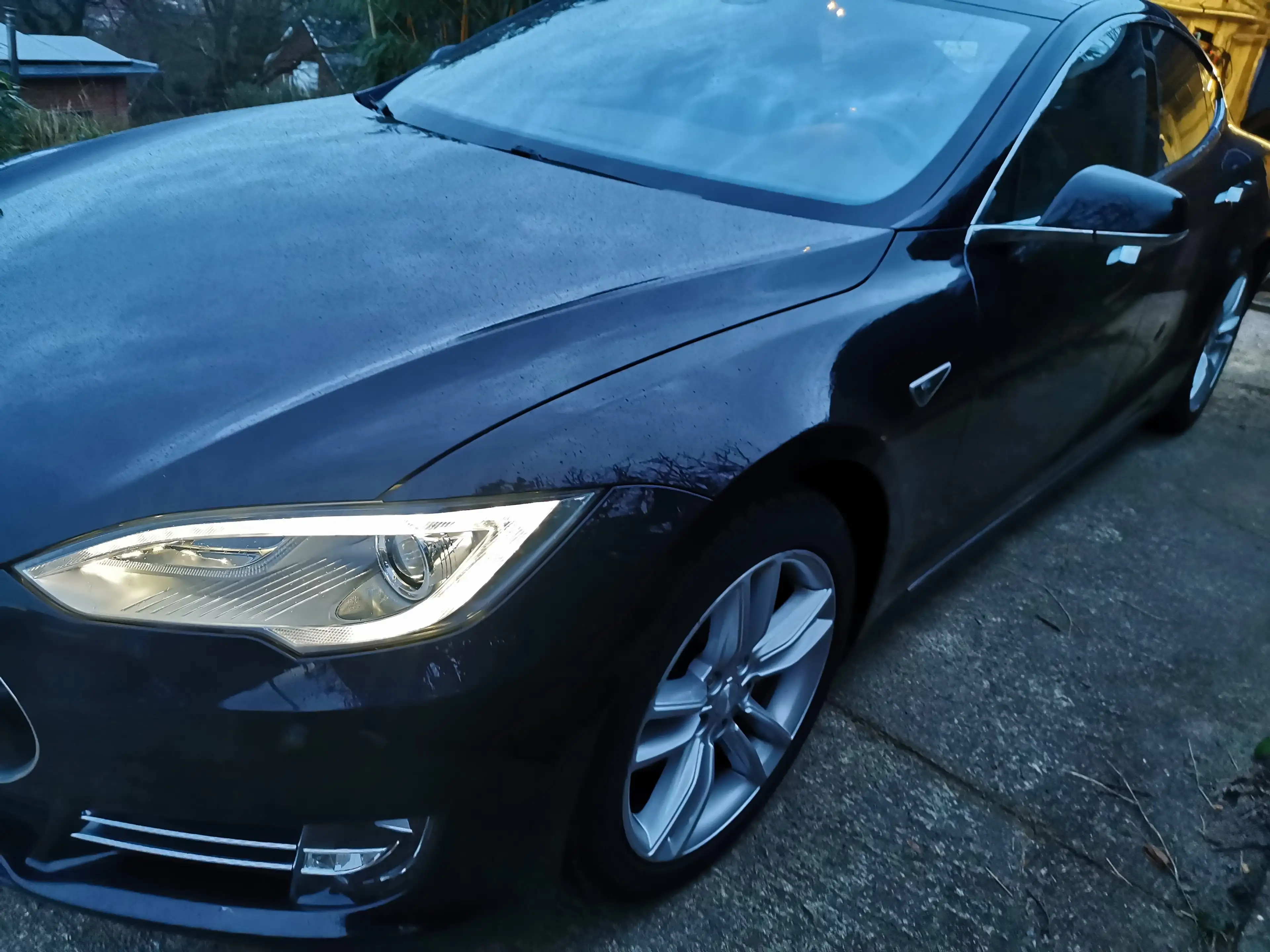 Tesla Model S Model S 85 kWh — photo 3