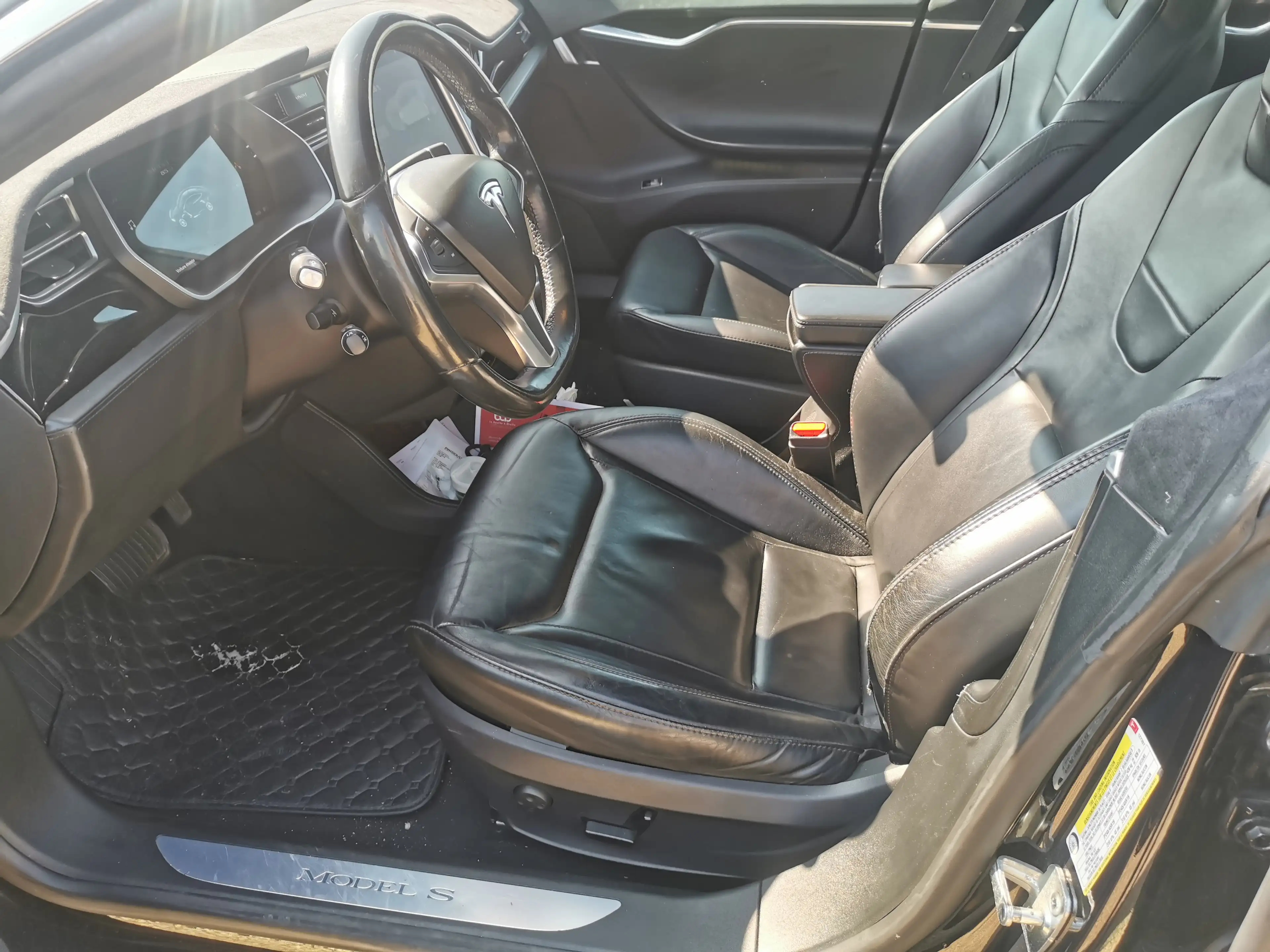 Tesla Model S Model S 85 kWh — photo 11