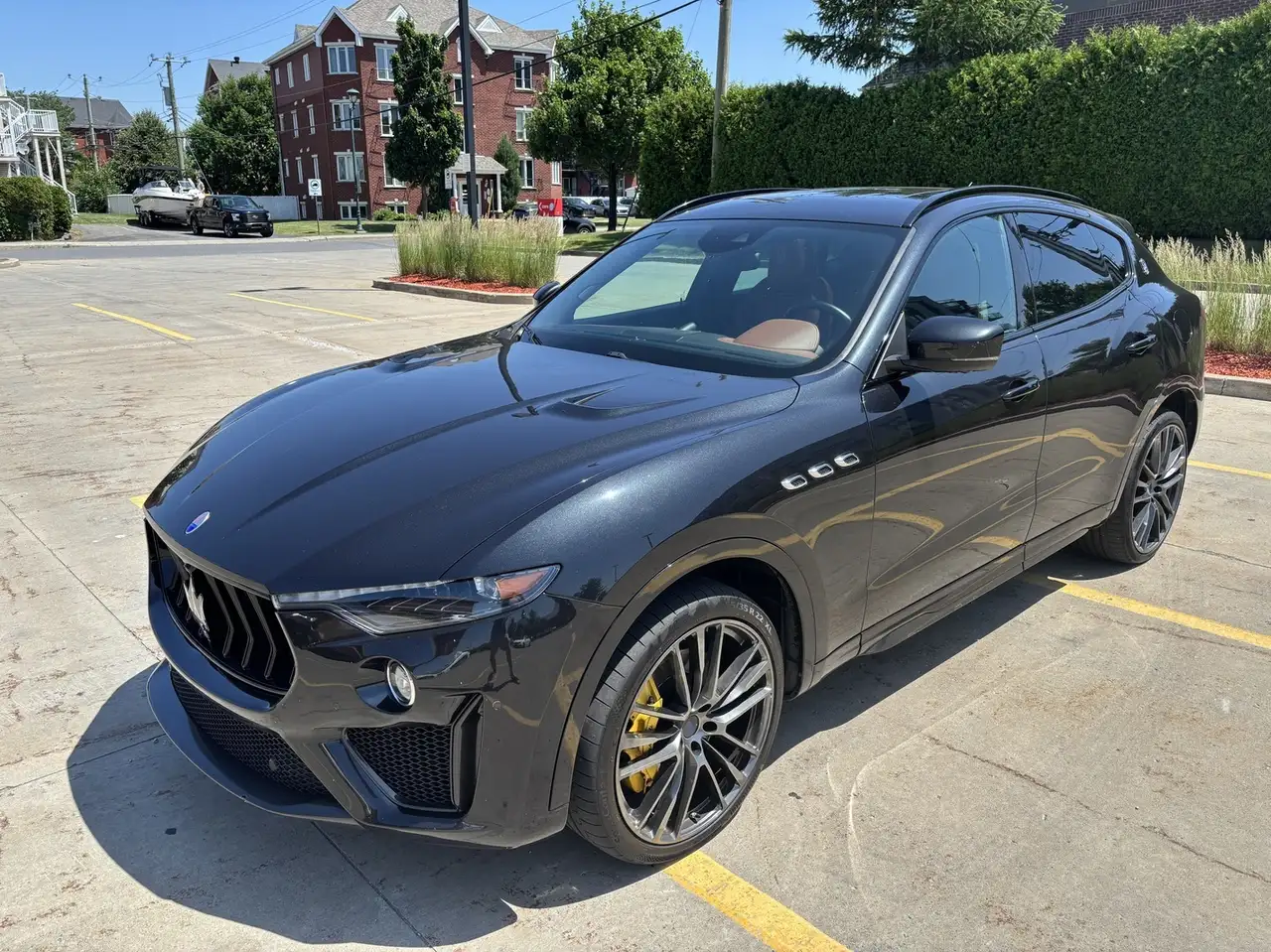 Maserati Levante снимка Maserati Levante