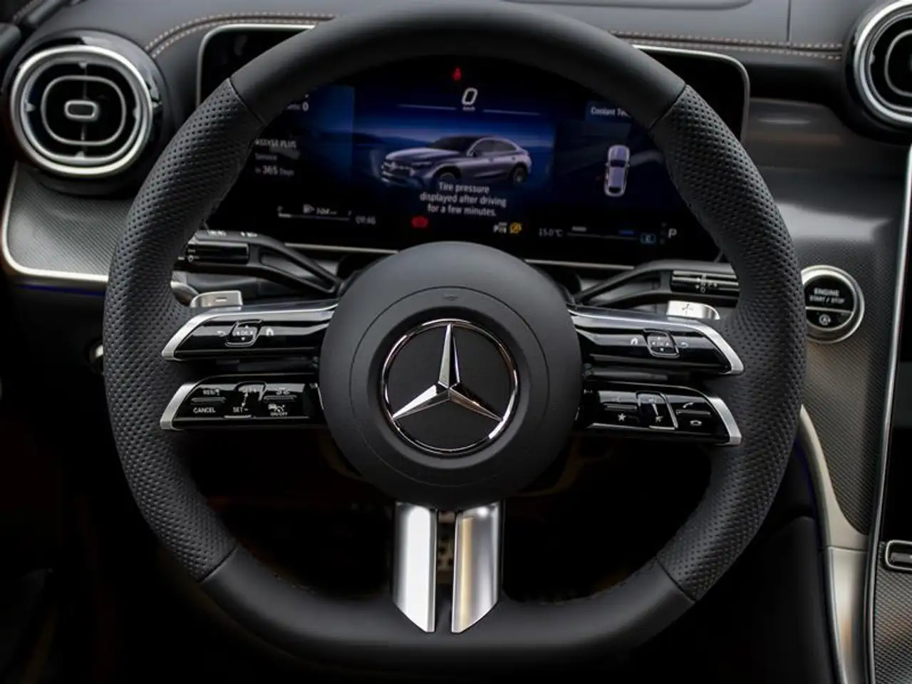Mercedes-Benz GLC снимка Mercedes-Benz GLC