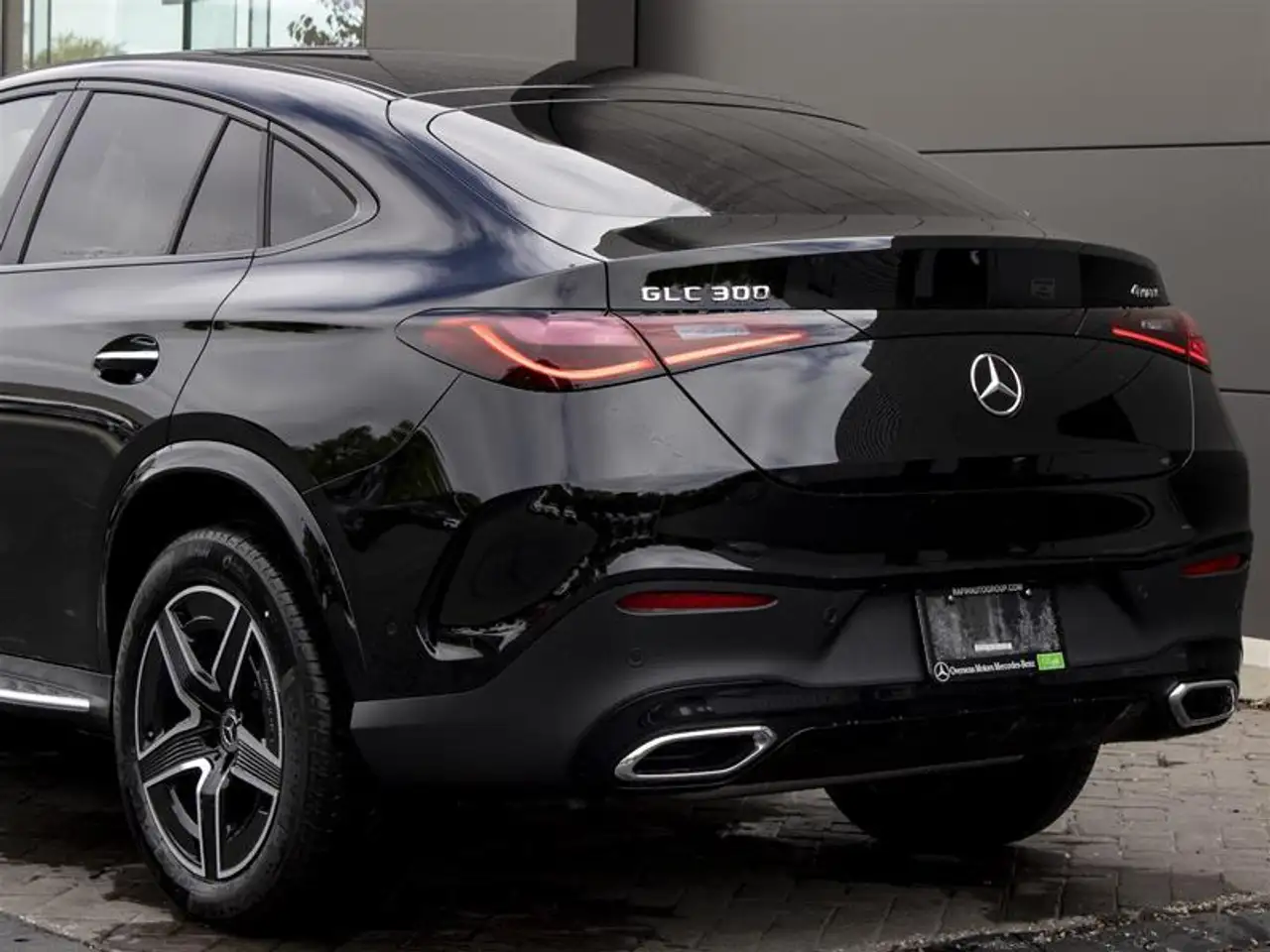 Mercedes-Benz GLC снимка Mercedes-Benz GLC