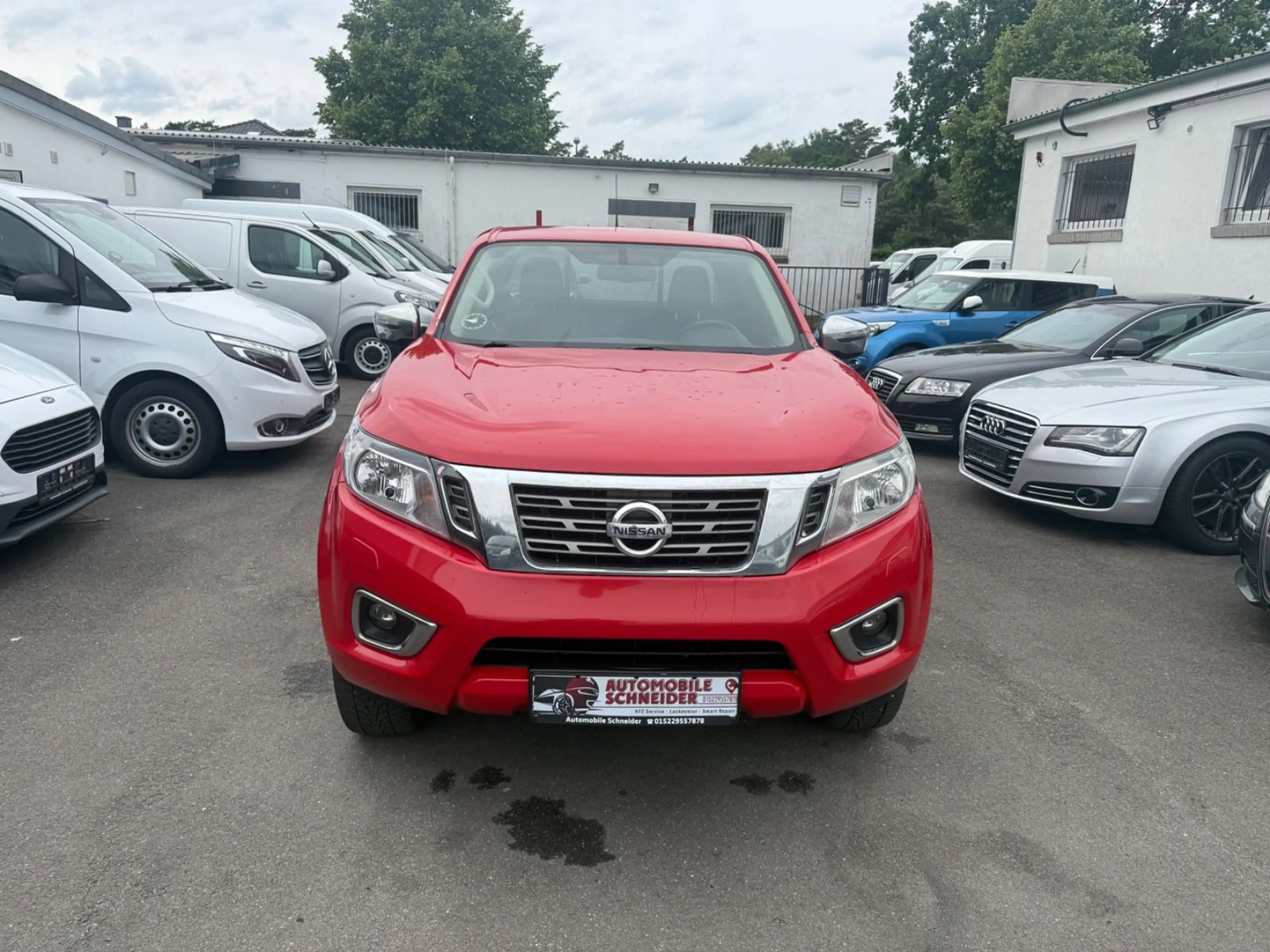 Nissan Navara NP300 N-Guard Double Cab 4x4