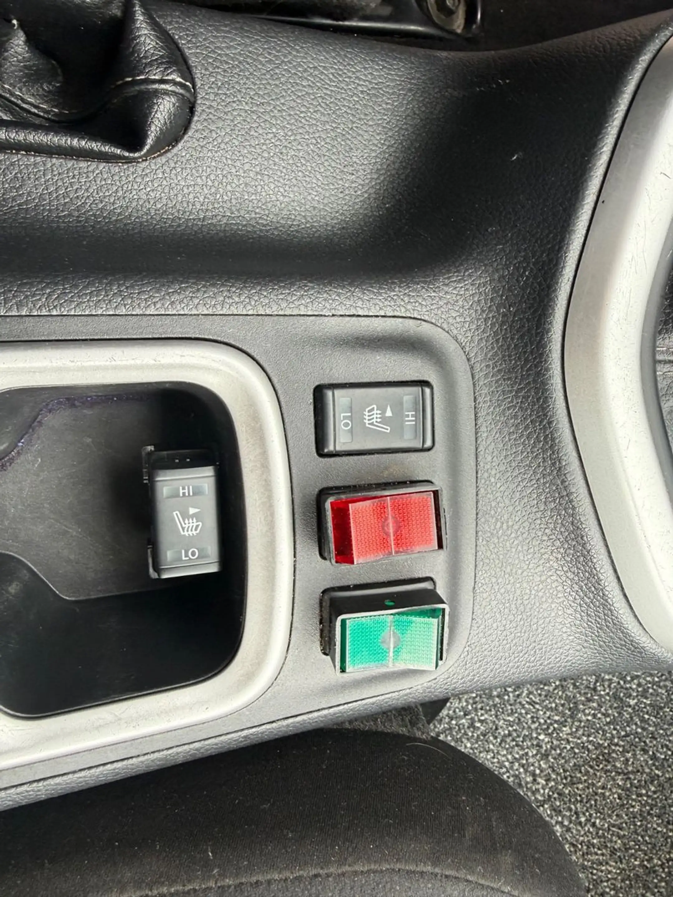 Nissan Navara NP300 N-Guard Double Cab 4x4 — photo 15