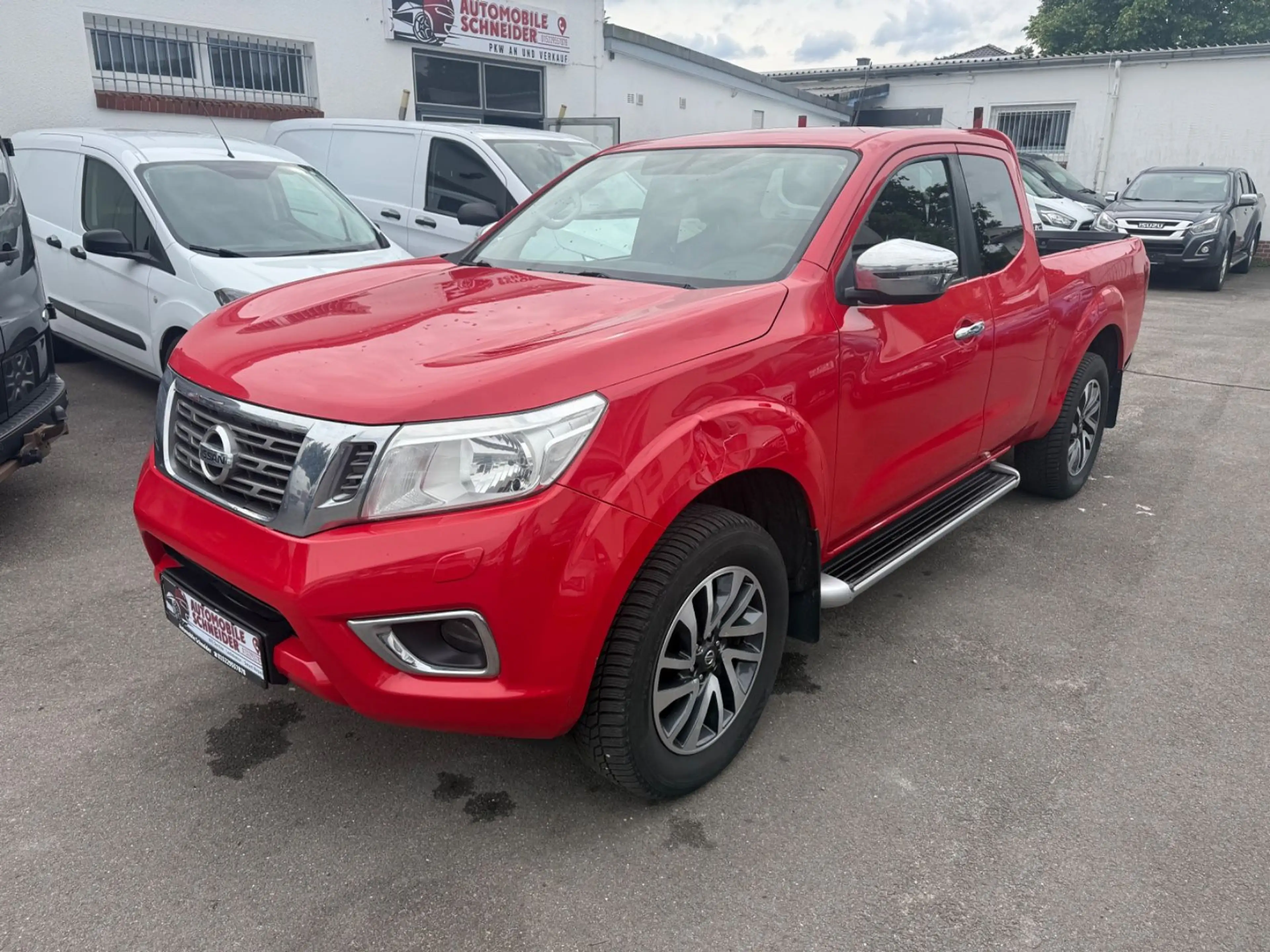 Nissan Navara NP300 N-Guard Double Cab 4x4 — photo 3