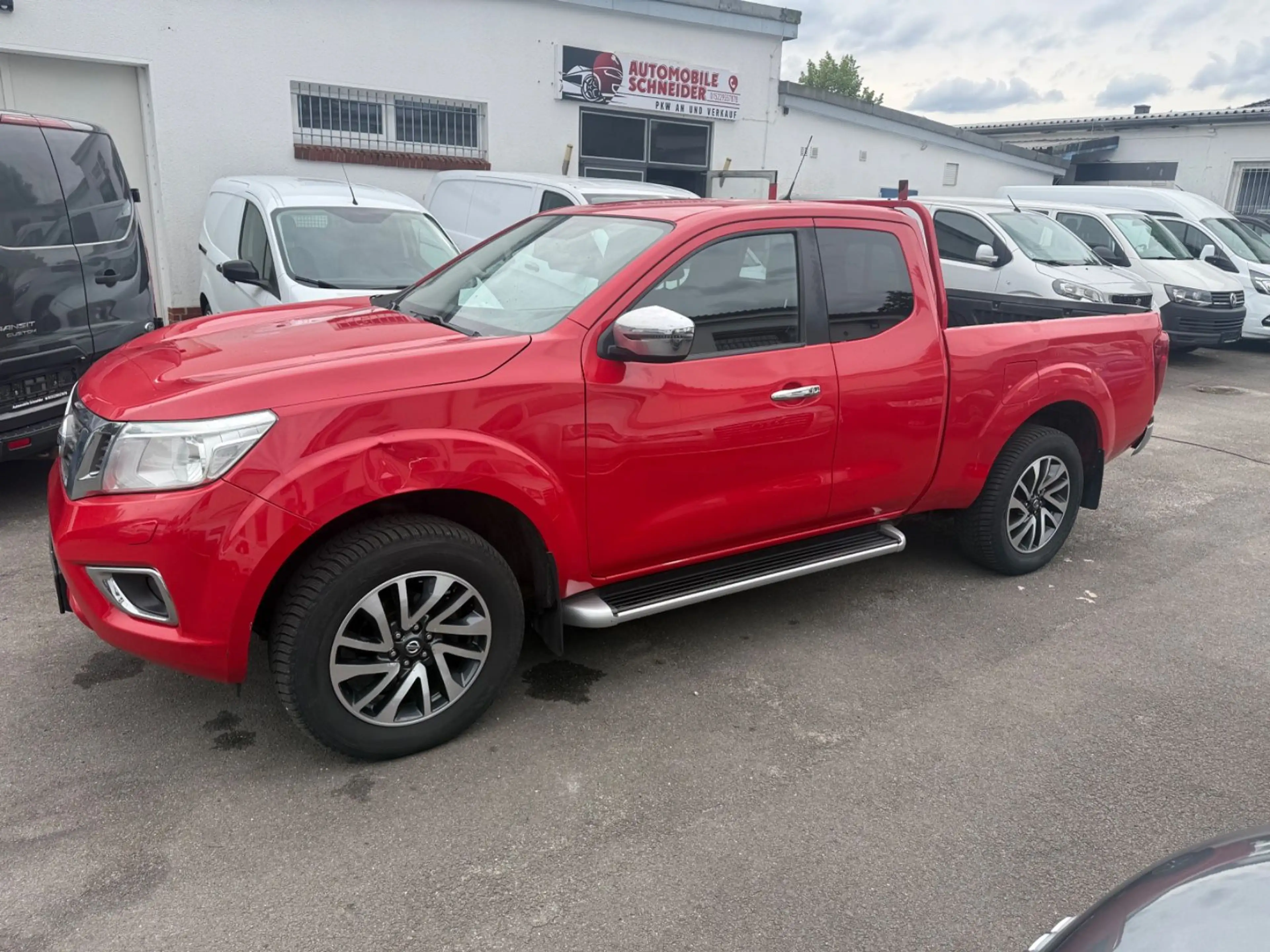 Nissan Navara NP300 N-Guard Double Cab 4x4 — photo 4