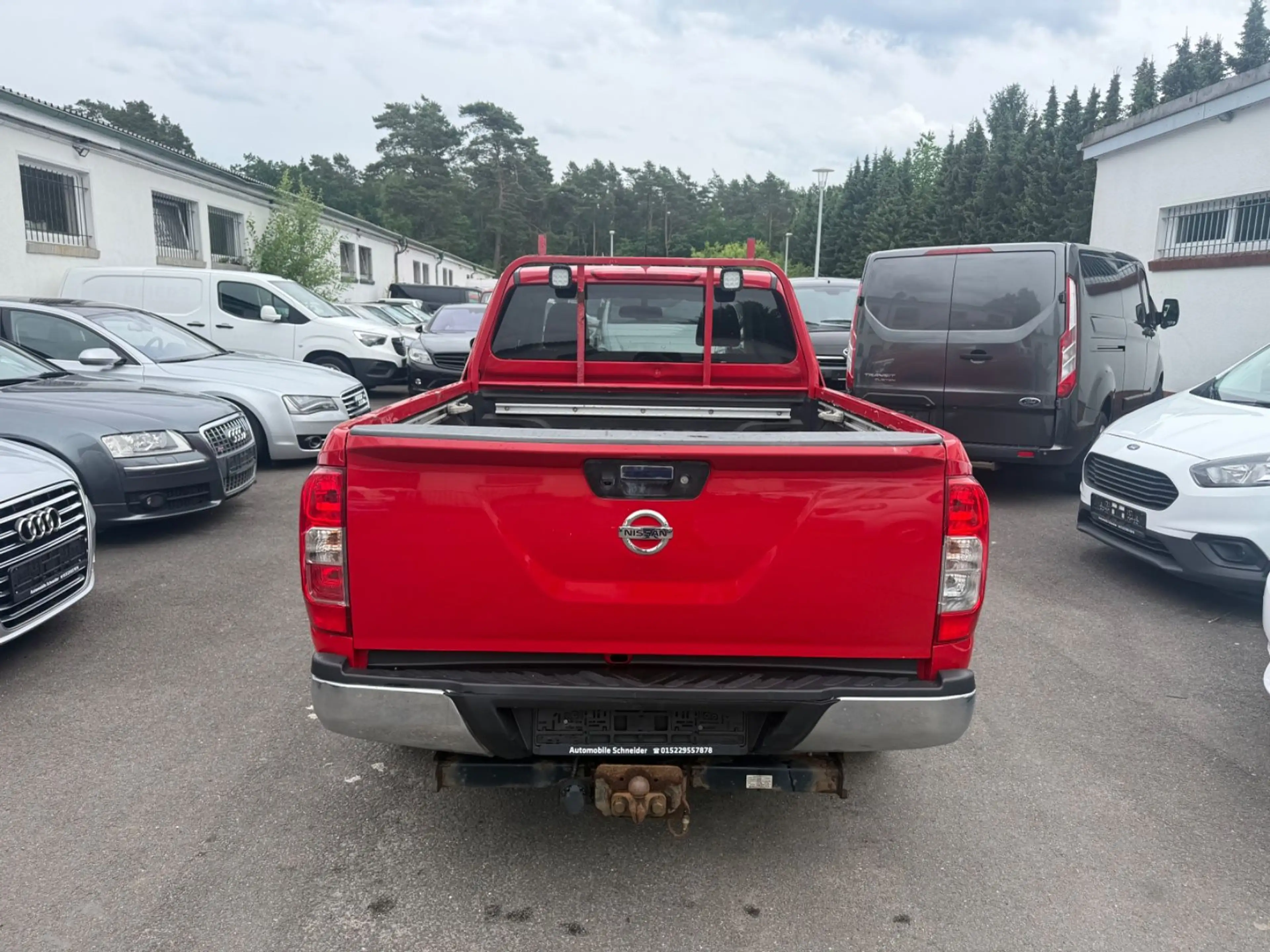 Nissan Navara NP300 N-Guard Double Cab 4x4 — photo 8