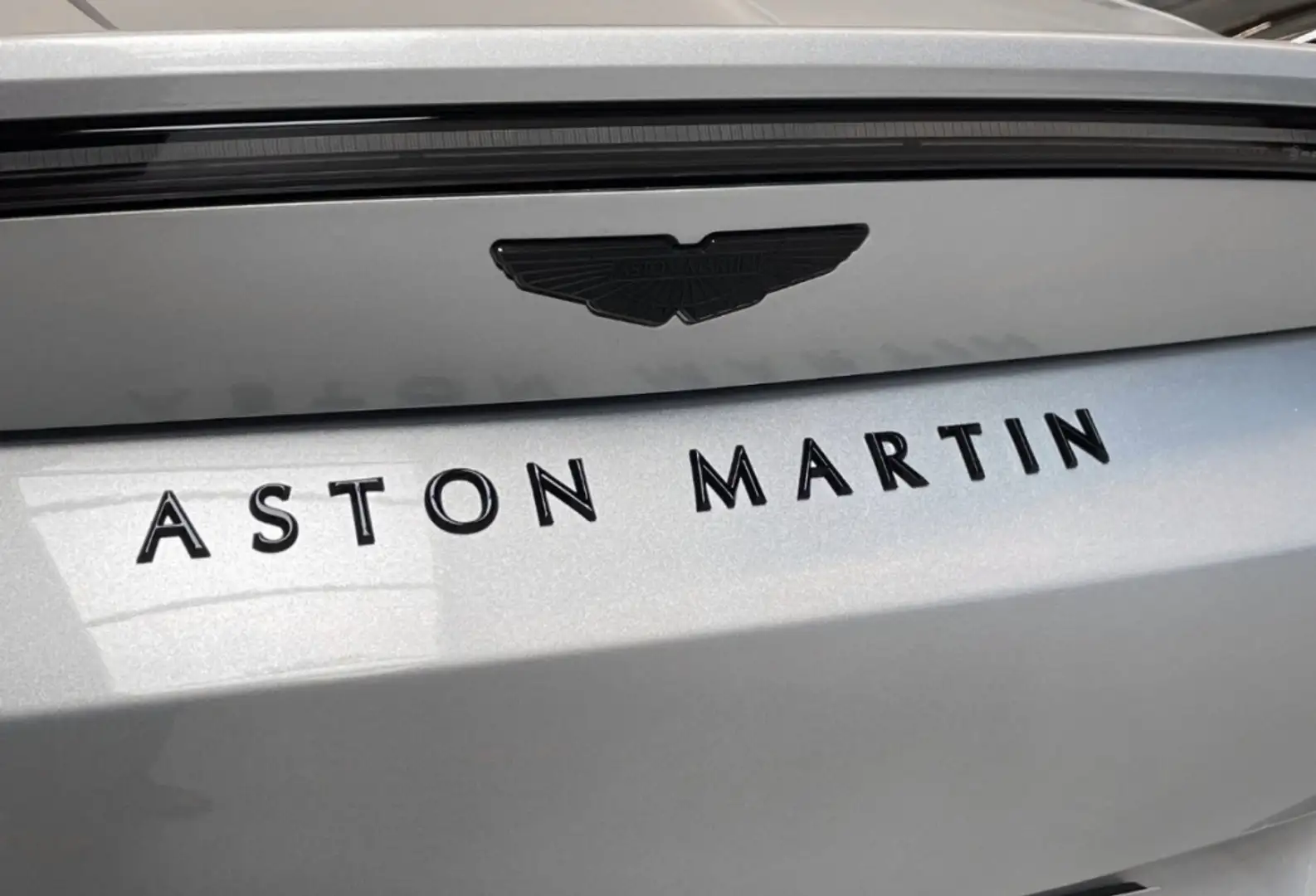 Aston Martin Vantage Roadster Plateado - 1