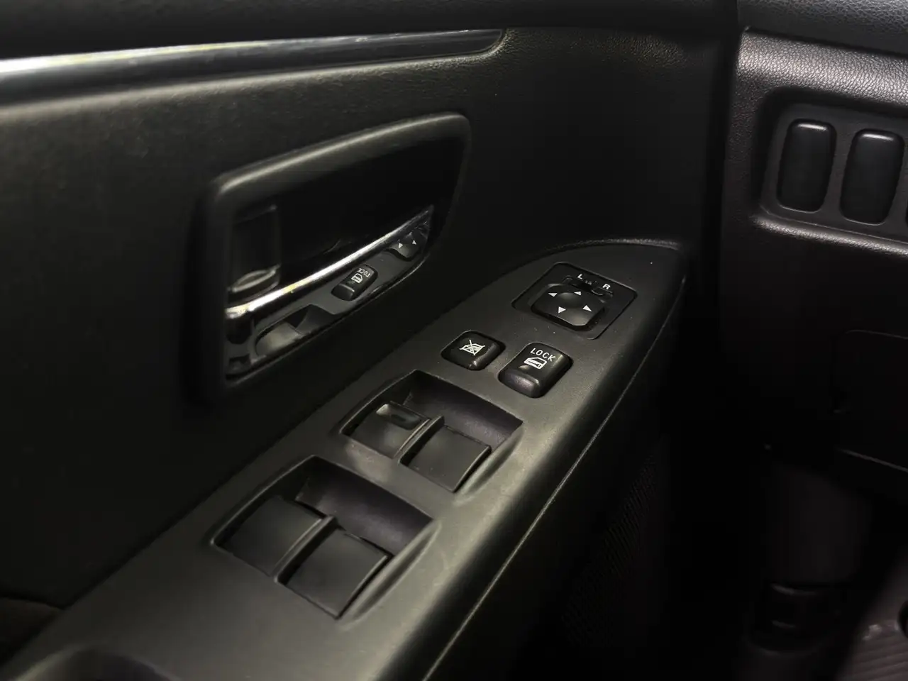 Mitsubishi RVR снимка Mitsubishi RVR