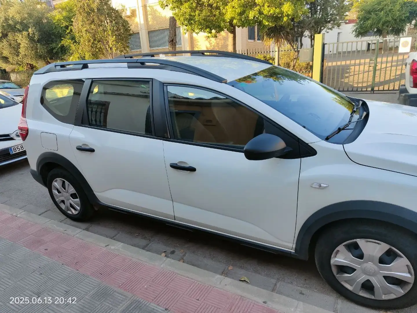Dacia Jogger Jogger 1.0 ECO-G Essential 74kW 5pl. Essential Blanco - 2