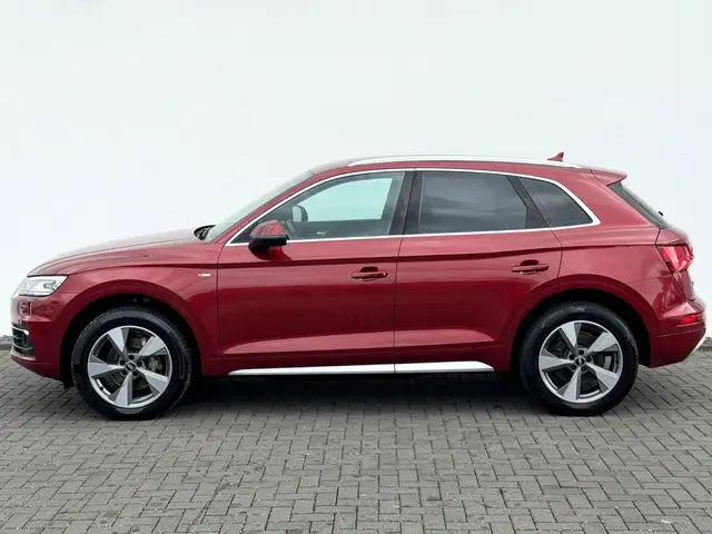 Audi Q5 view 8