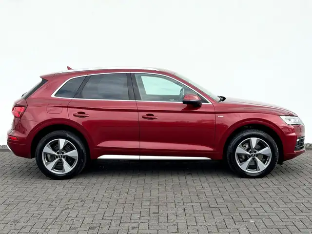 Audi Q5 view 4