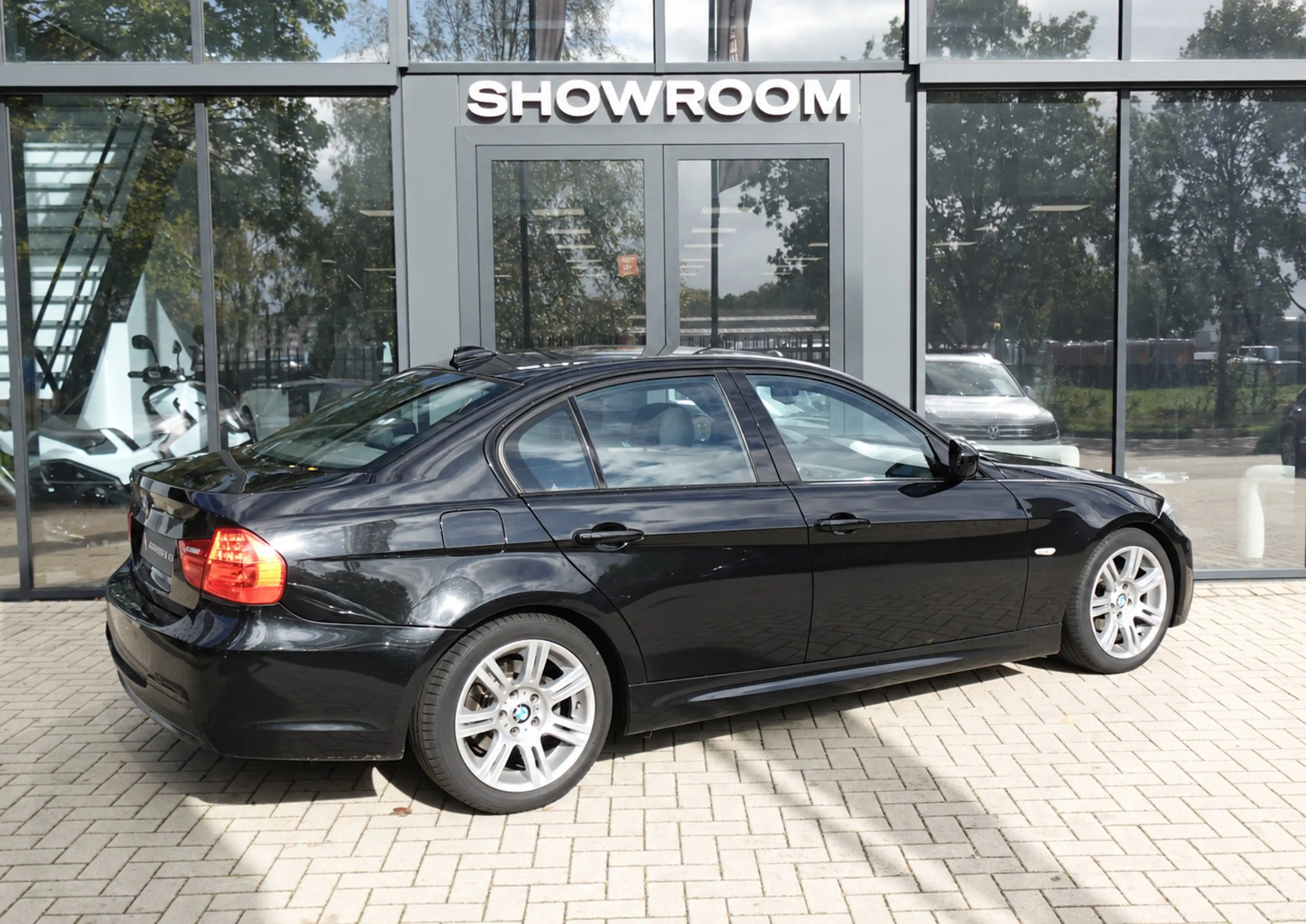 BMW 318 3-serie 318i Business Line NAVI BLUETOOTH PDC — photo 2
