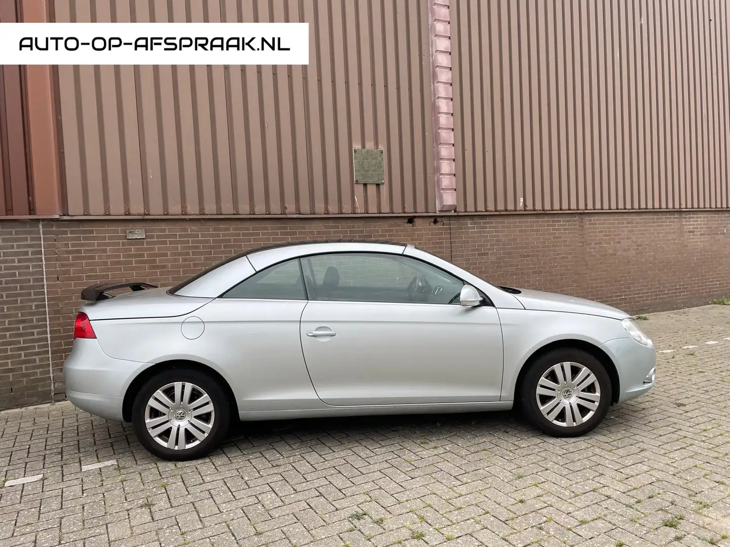 Volkswagen Eos 1.6-16v FSI Navi Airco Cruise APK NAP Grijs - 1