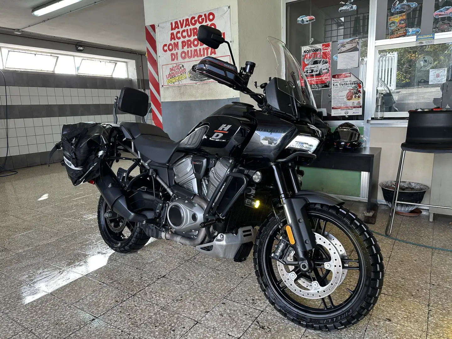 Harley-Davidson Pan America 1250 ST Noir - 2