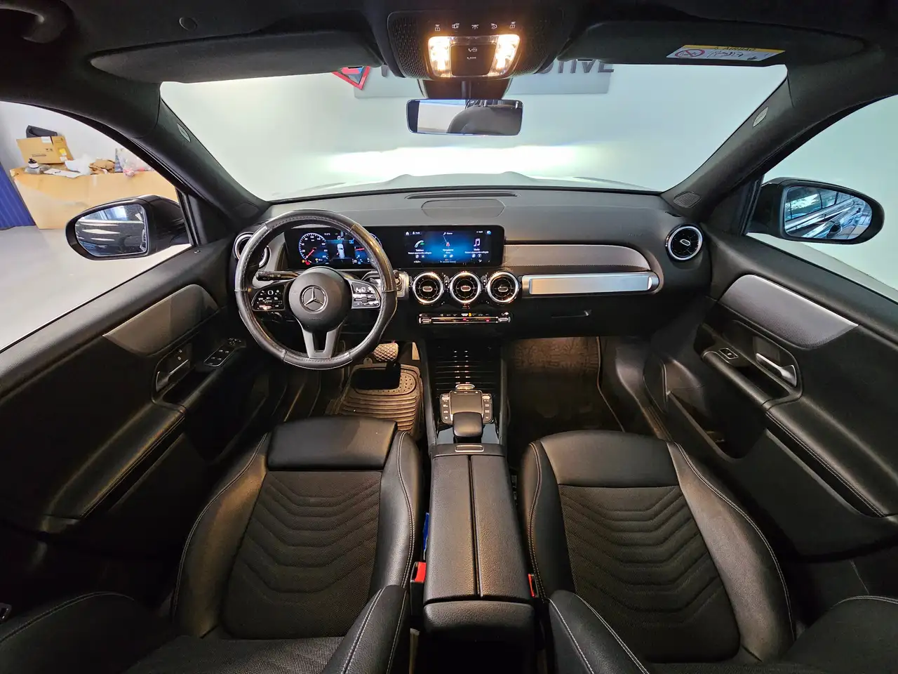 Mercedes-Benz GLB 180 D Business 9