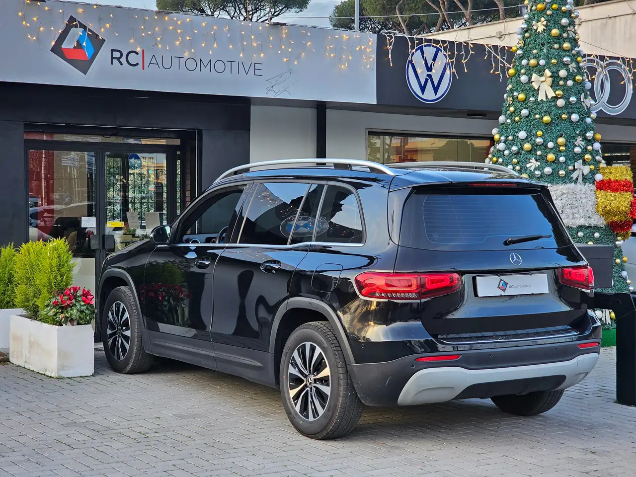 Mercedes-Benz GLB 180 D Business 4