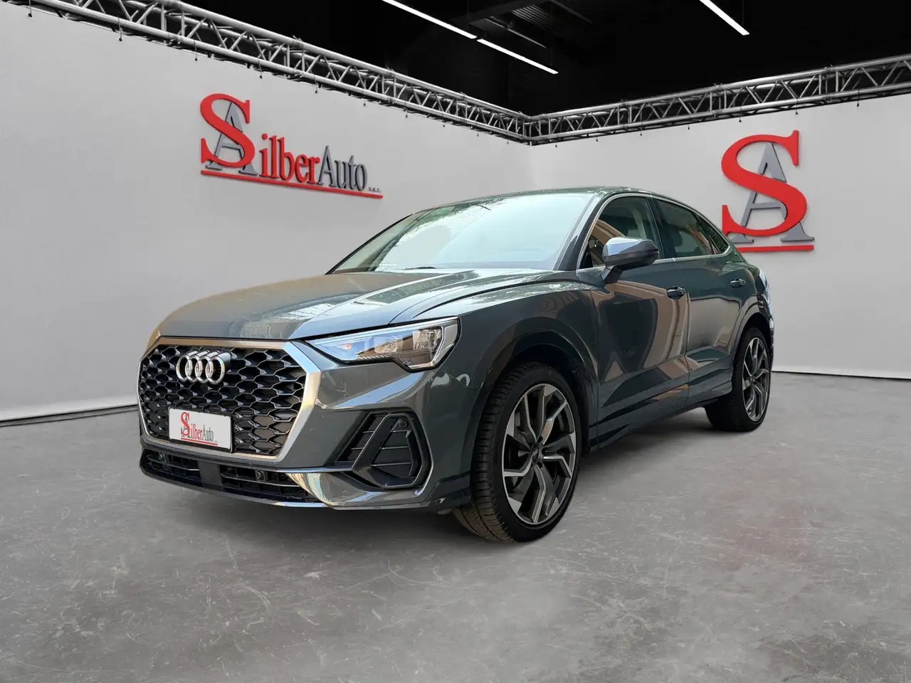 Audi Q3 35 2.0 tdi Business Plus s-tronic CERCHI IN LEGA DA 20" — photo 1 of 15