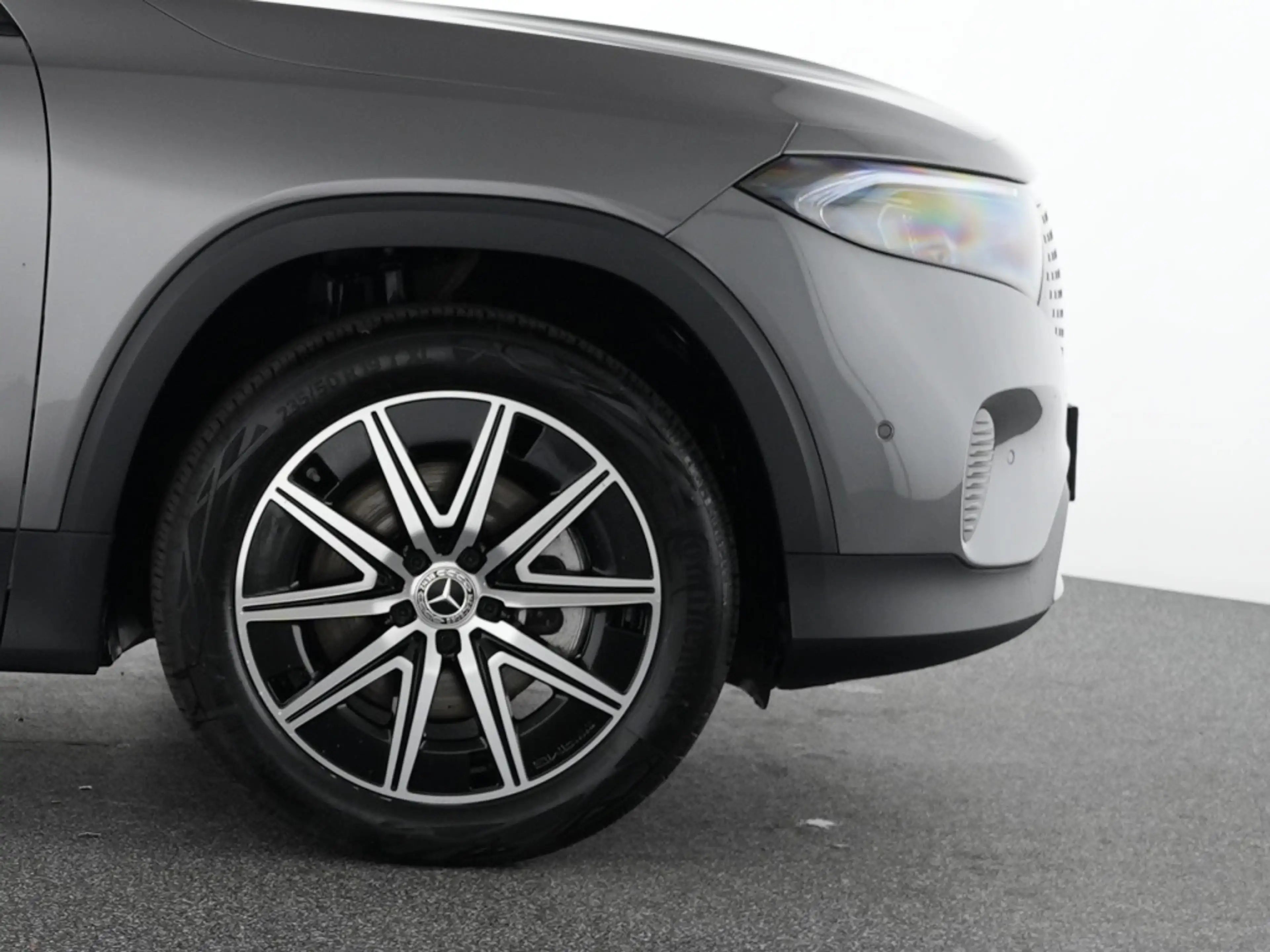 Mercedes-Benz EQB 250 + Electric Art Advanced+ Night LED Navi — photo 6