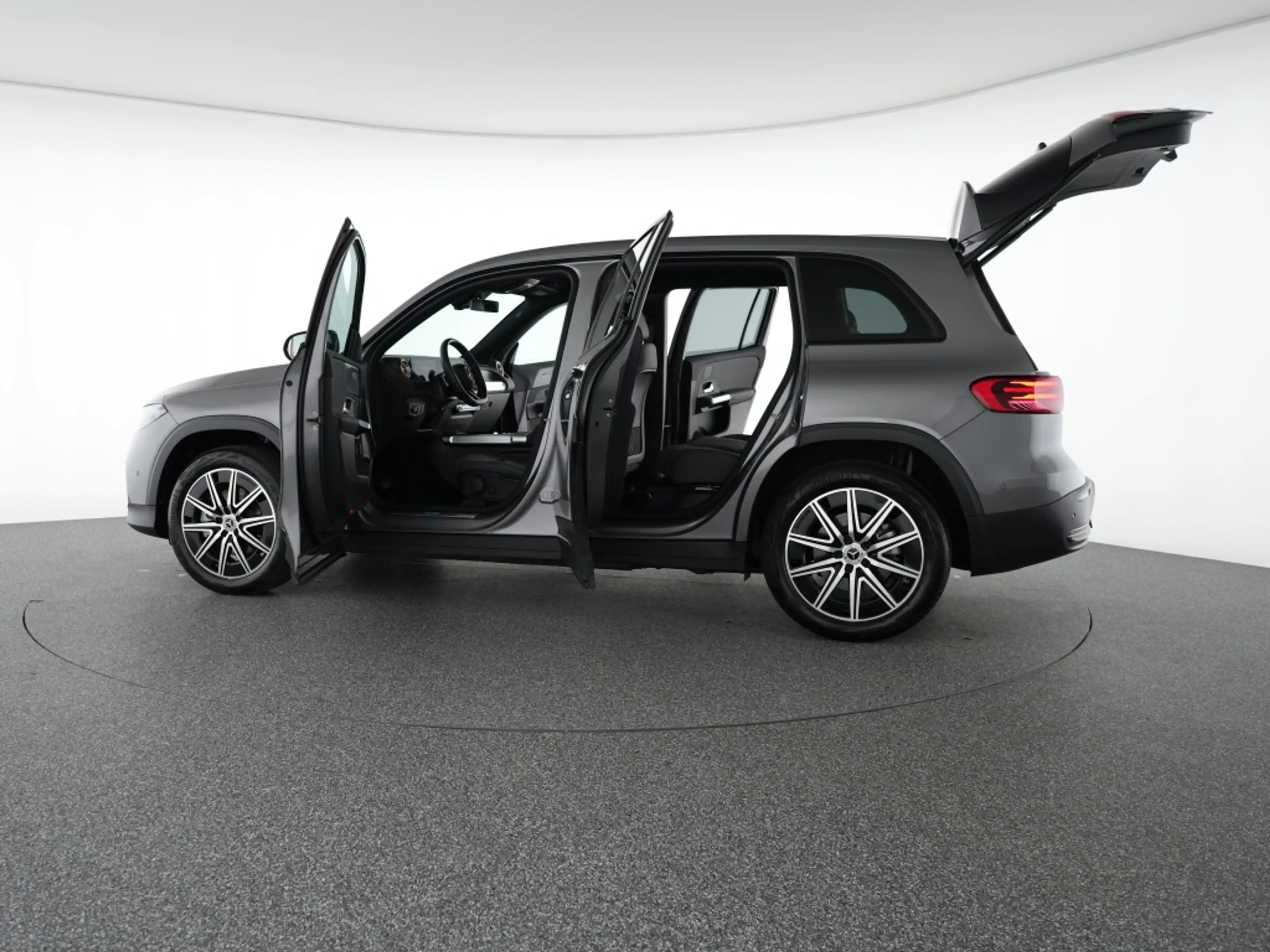 Mercedes-Benz EQB 250 + Electric Art Advanced+ Night LED Navi — photo 14