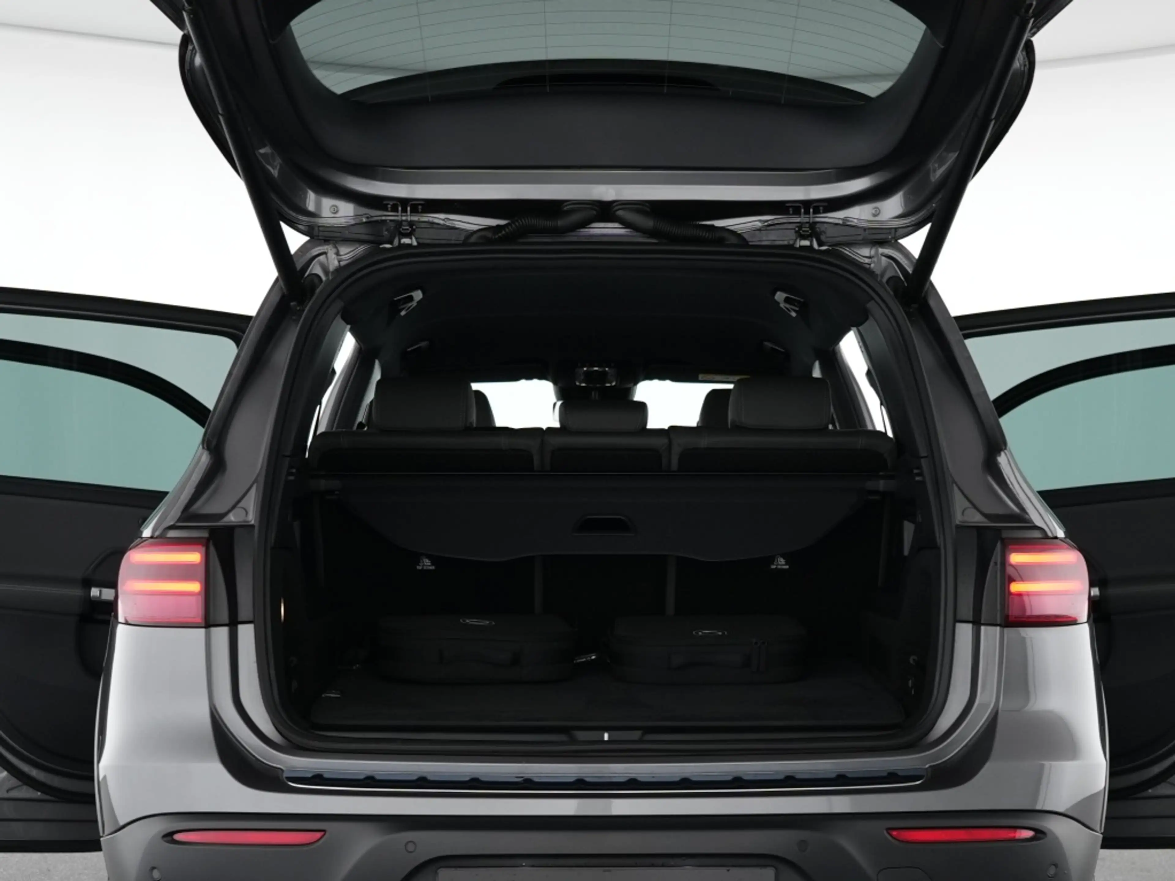 Mercedes-Benz EQB 250 + Electric Art Advanced+ Night LED Navi — photo 15