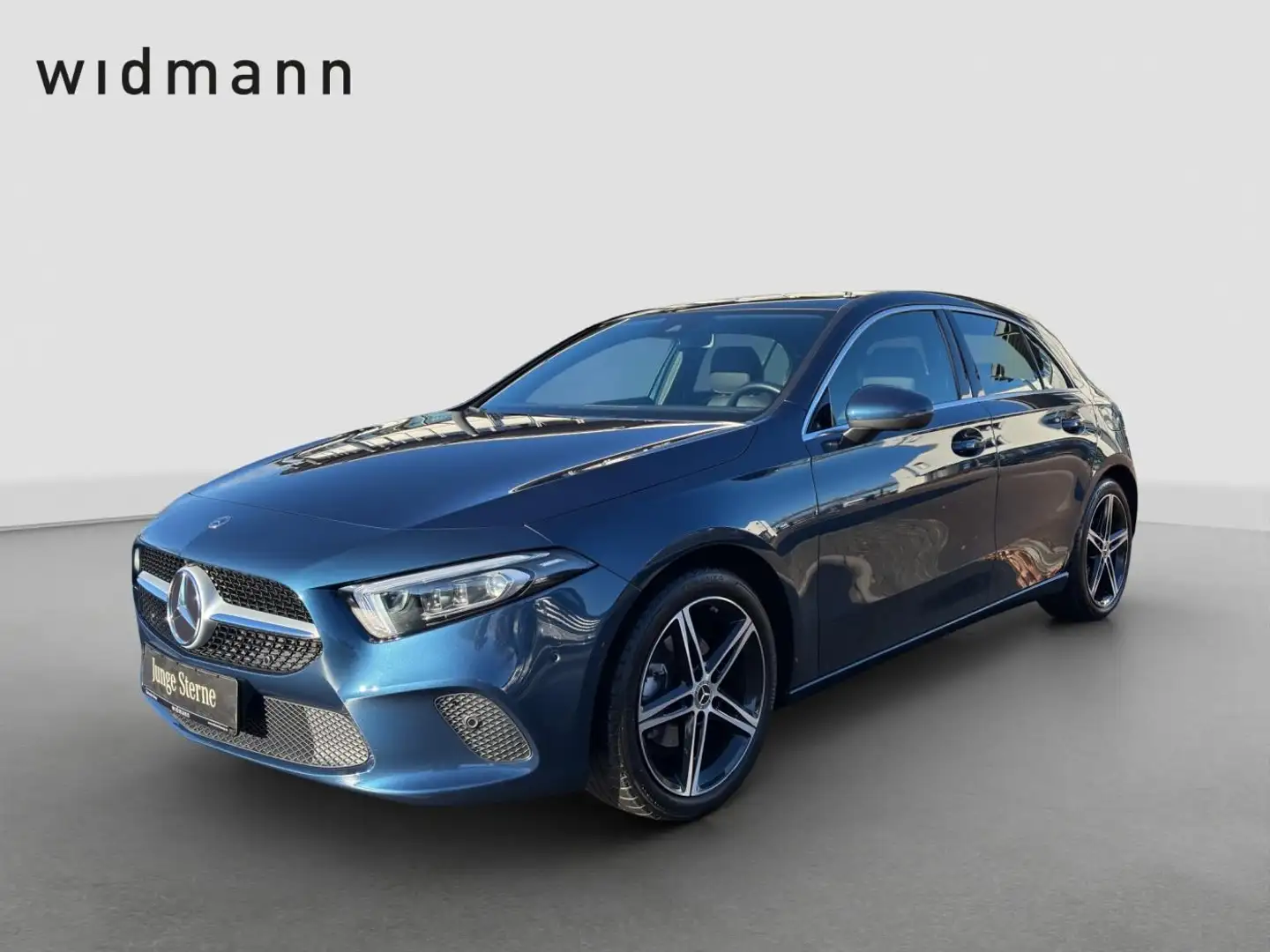 Mercedes-Benz A 180 **Multibeam*360°Kamera*Panorama*Navi*PTS** Blauw - 1