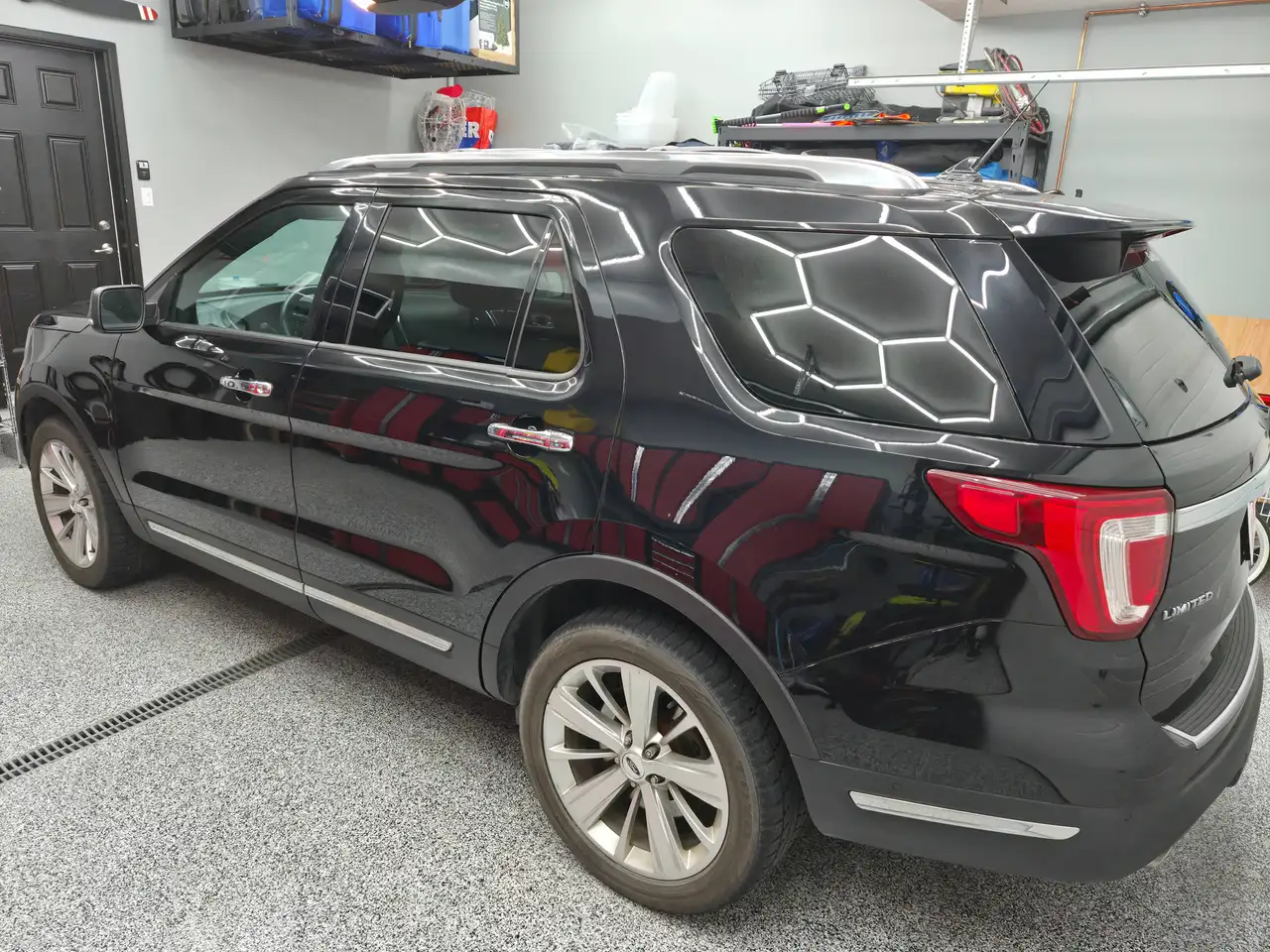 Ford Explorer снимка Ford Explorer