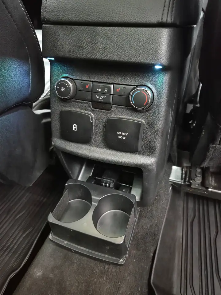 Ford Explorer снимка Ford Explorer