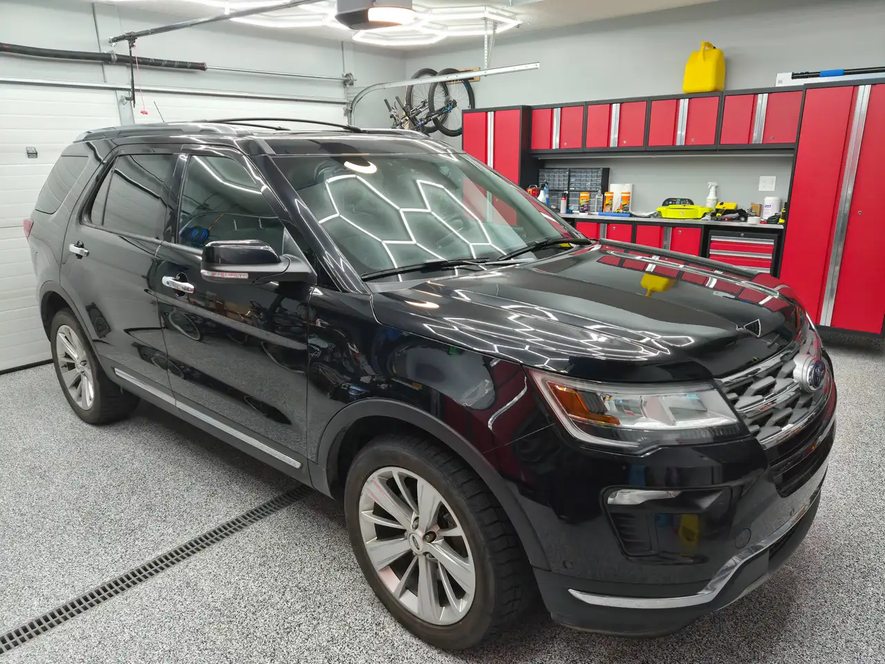 Ford Explorer снимка Ford Explorer