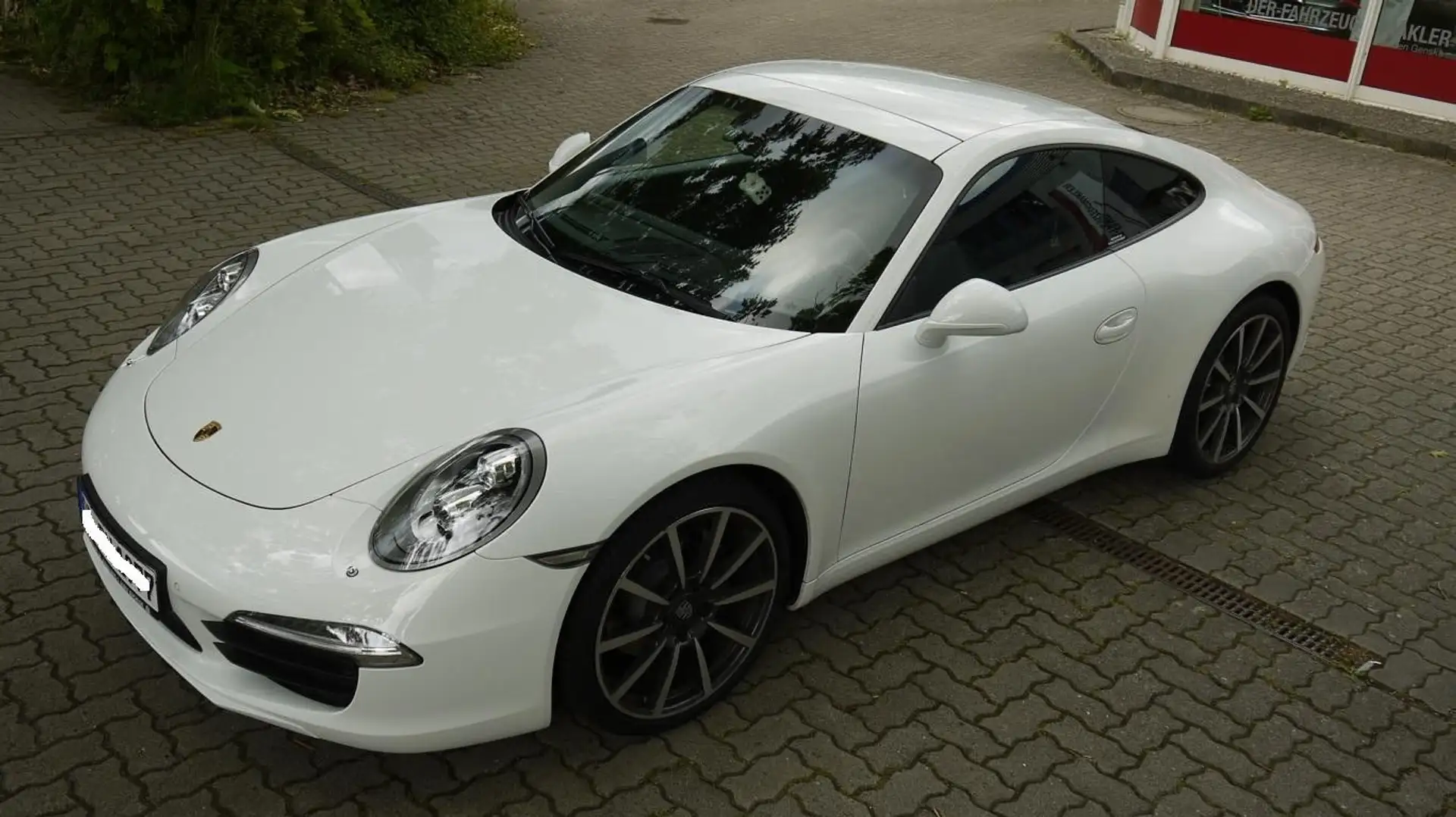 Porsche 991 Coupe Approved bis 07.2027 Weiß - 2