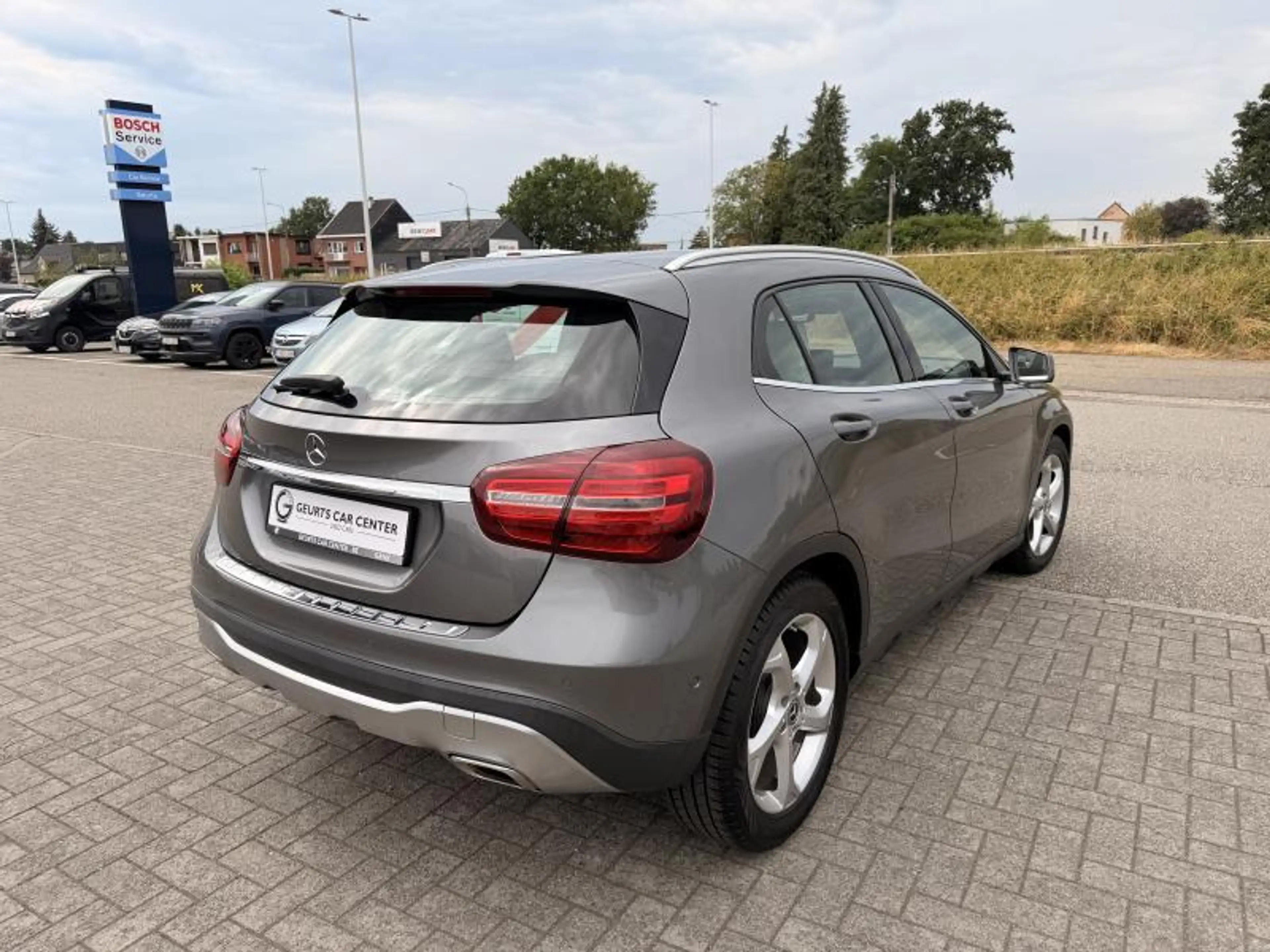 Mercedes-Benz GLA 180 AUTOMAAT - LEDER - LED — photo 8
