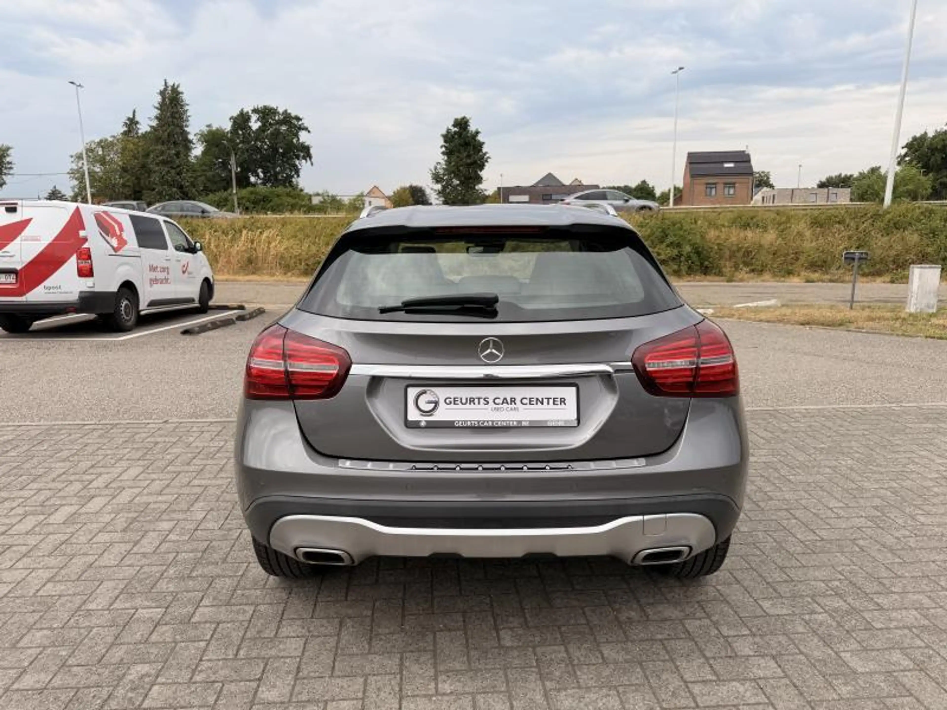 Mercedes-Benz GLA 180 AUTOMAAT - LEDER - LED — photo 6