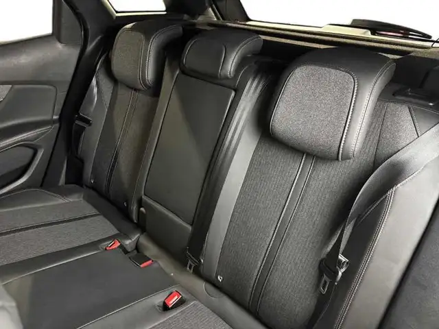 Peugeot 3008 view 9