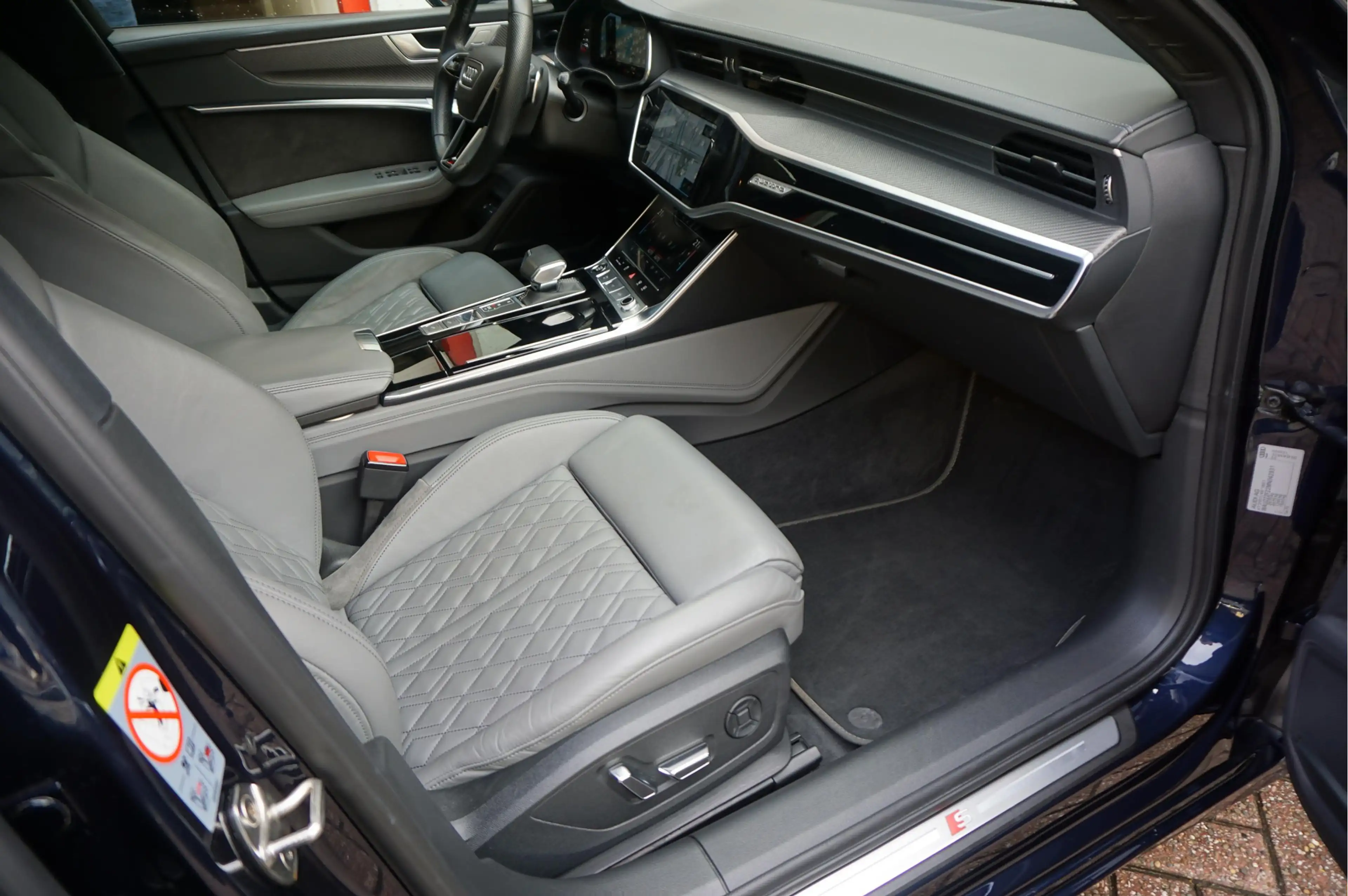 Audi A6 Avant 55 TFSI e quattro Pro Line S Competition Aut — photo 26