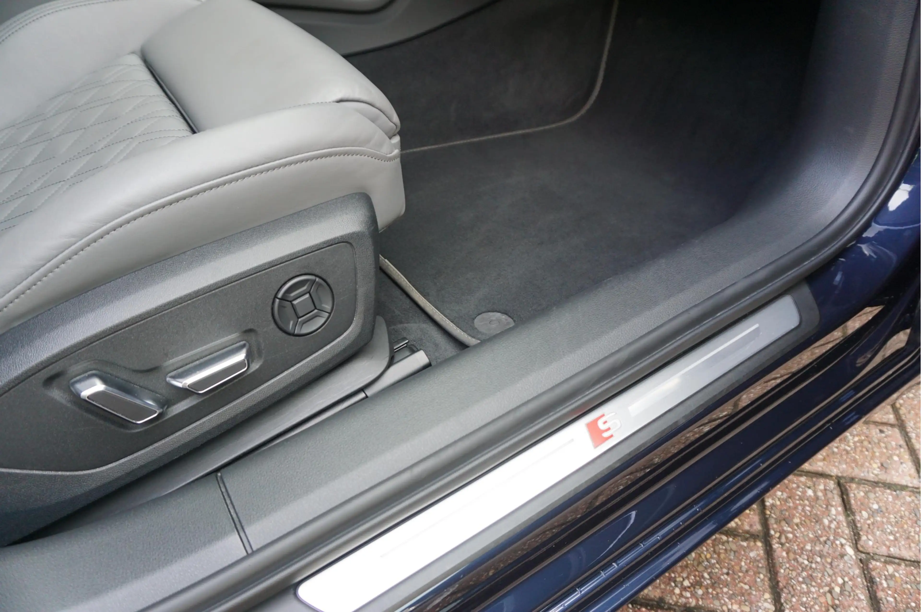Audi A6 Avant 55 TFSI e quattro Pro Line S Competition Aut — photo 25